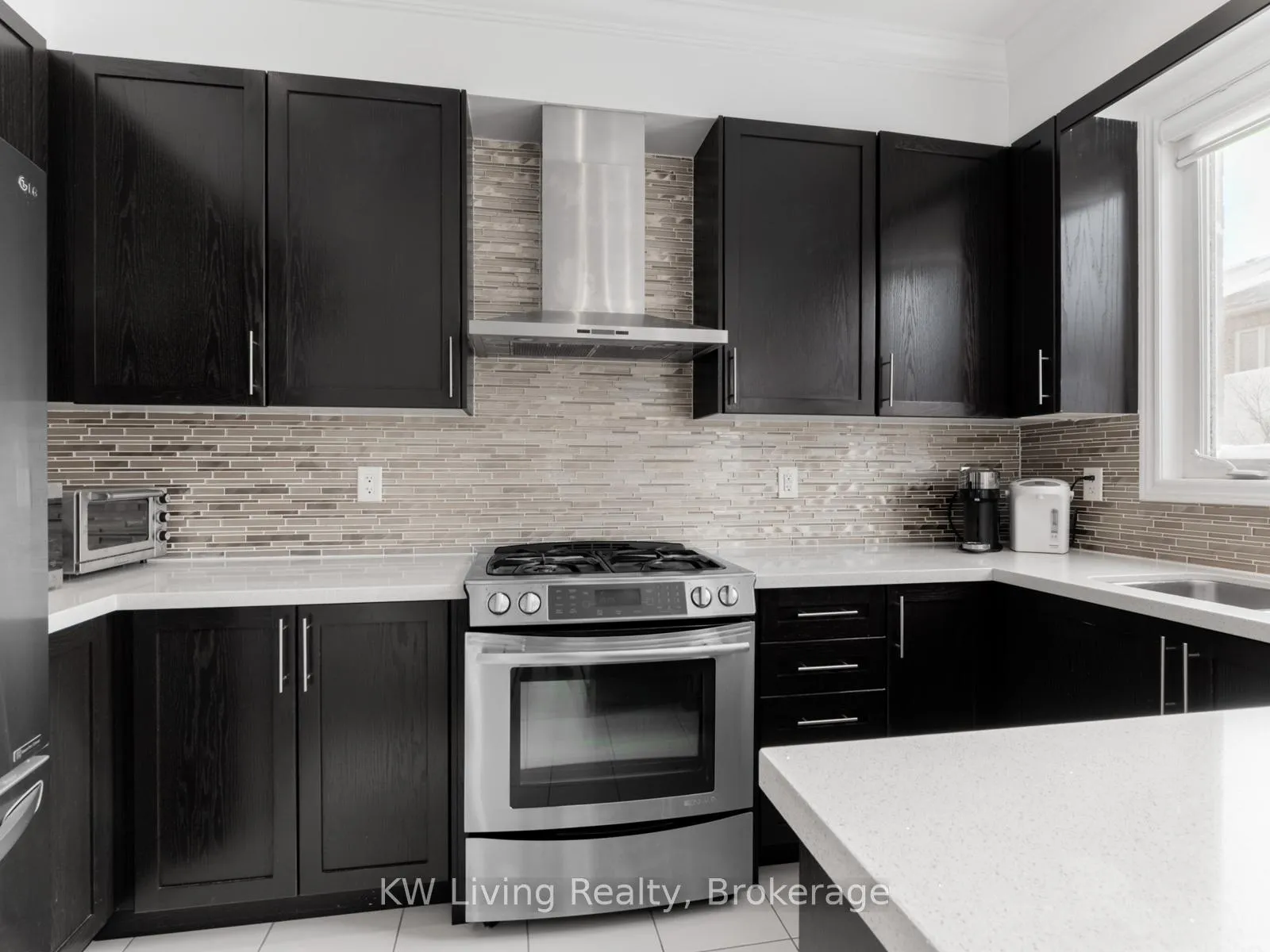 Photo 14 of 101 Beckett Avenue, Markham, Berczy — HOMEH