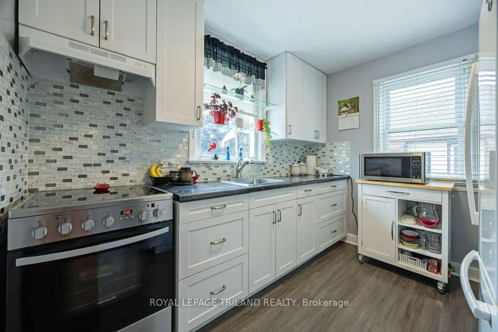 Photo 6 of 179 Forest Avenue, St. Thomas — HOMEH