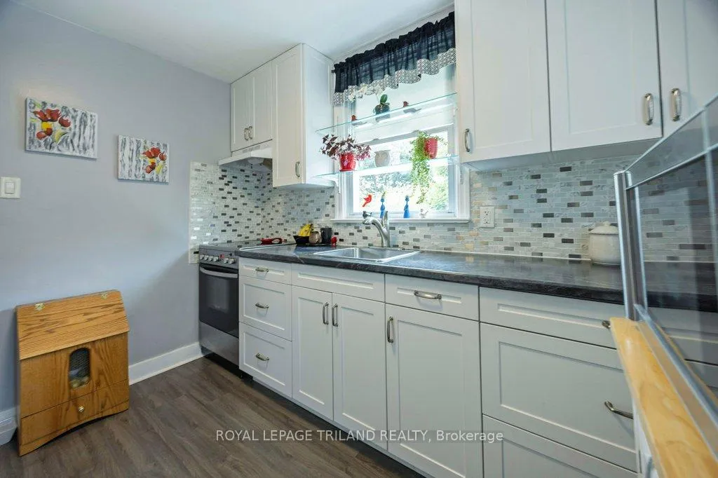 Photo 7 of 179 Forest Avenue, St. Thomas — HOMEH