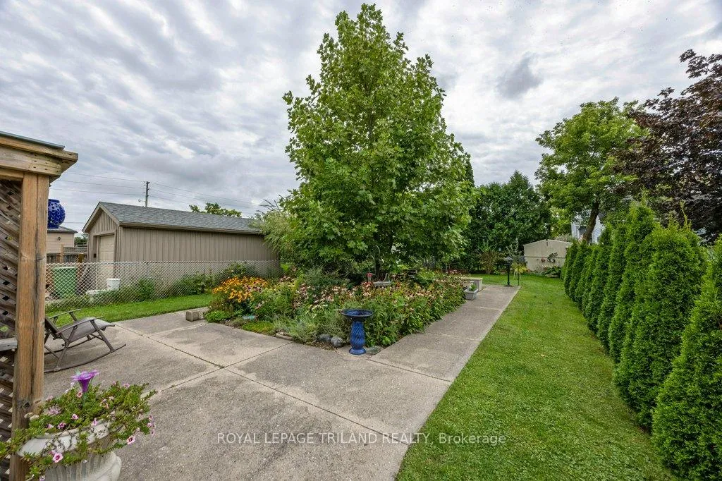 Photo 11 of 179 Forest Avenue, St. Thomas — HOMEH