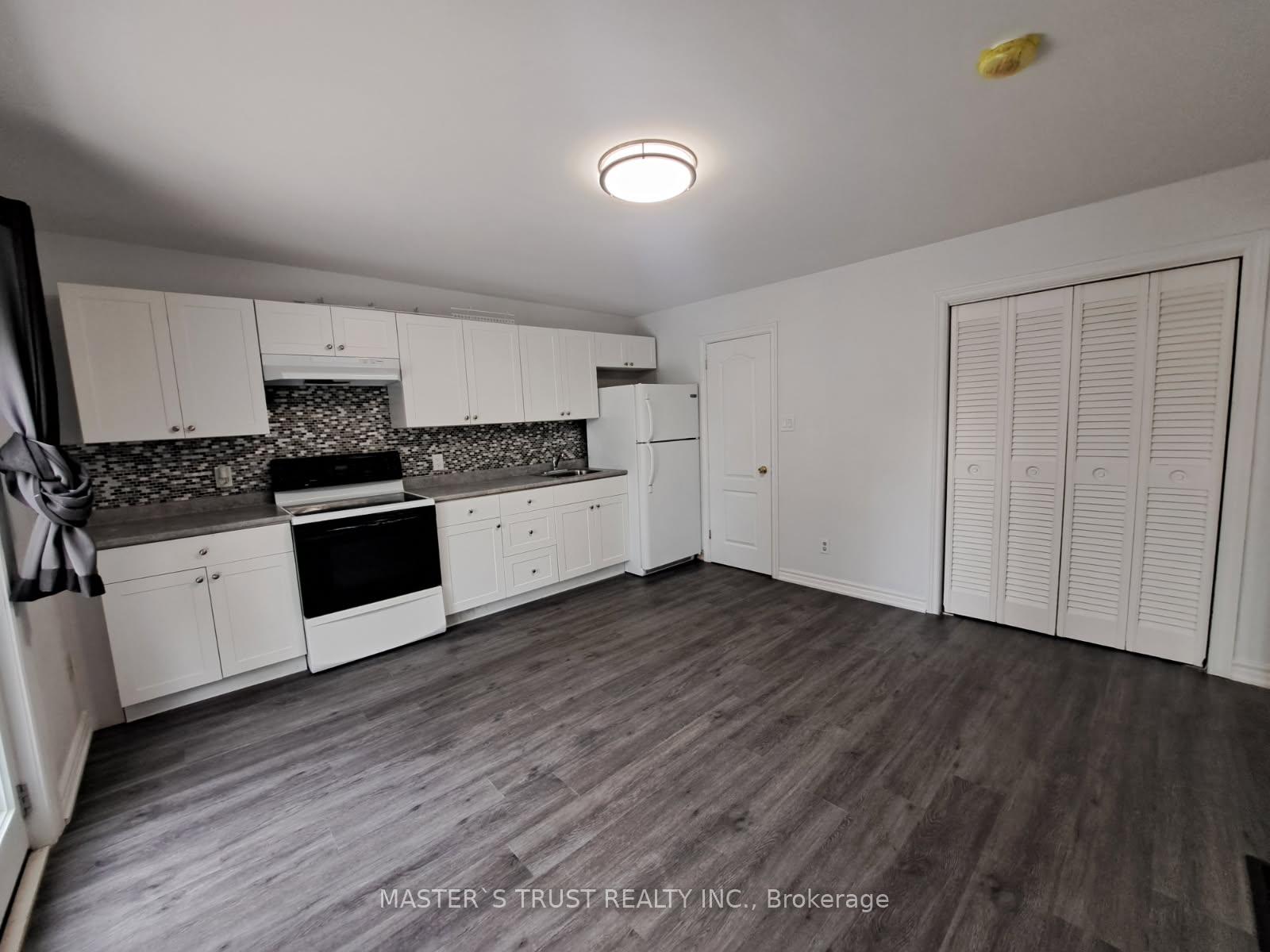 Photo 4 of Unit 3, 22 Brennan Avenue, Barrie, South Shore — HOMEH