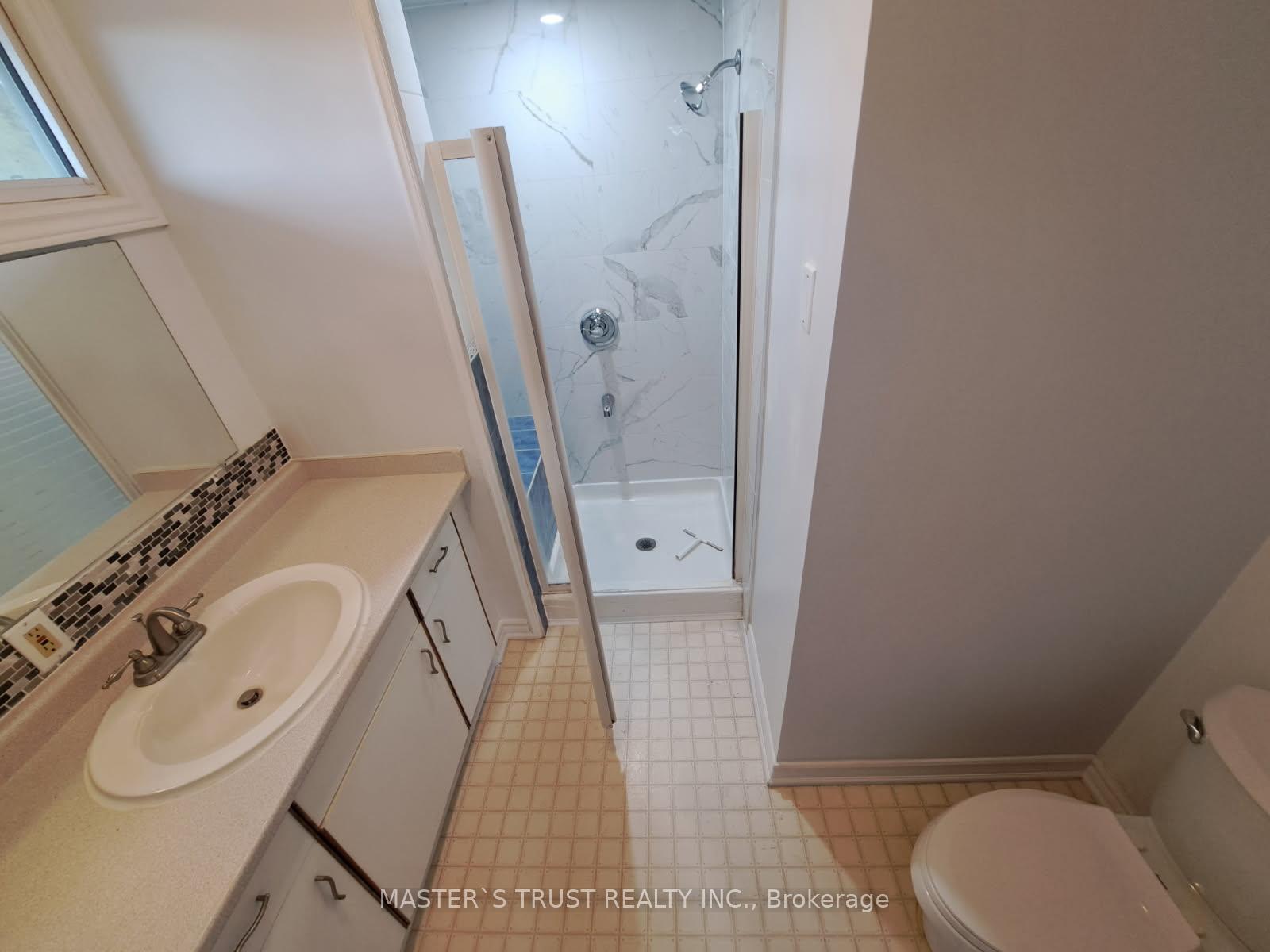 Photo 7 of Unit 3, 22 Brennan Avenue, Barrie, South Shore — HOMEH
