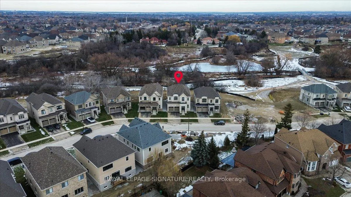Photo 3 of 26 Altamira Road, Brampton, Vales of Castlemore — HOMEH