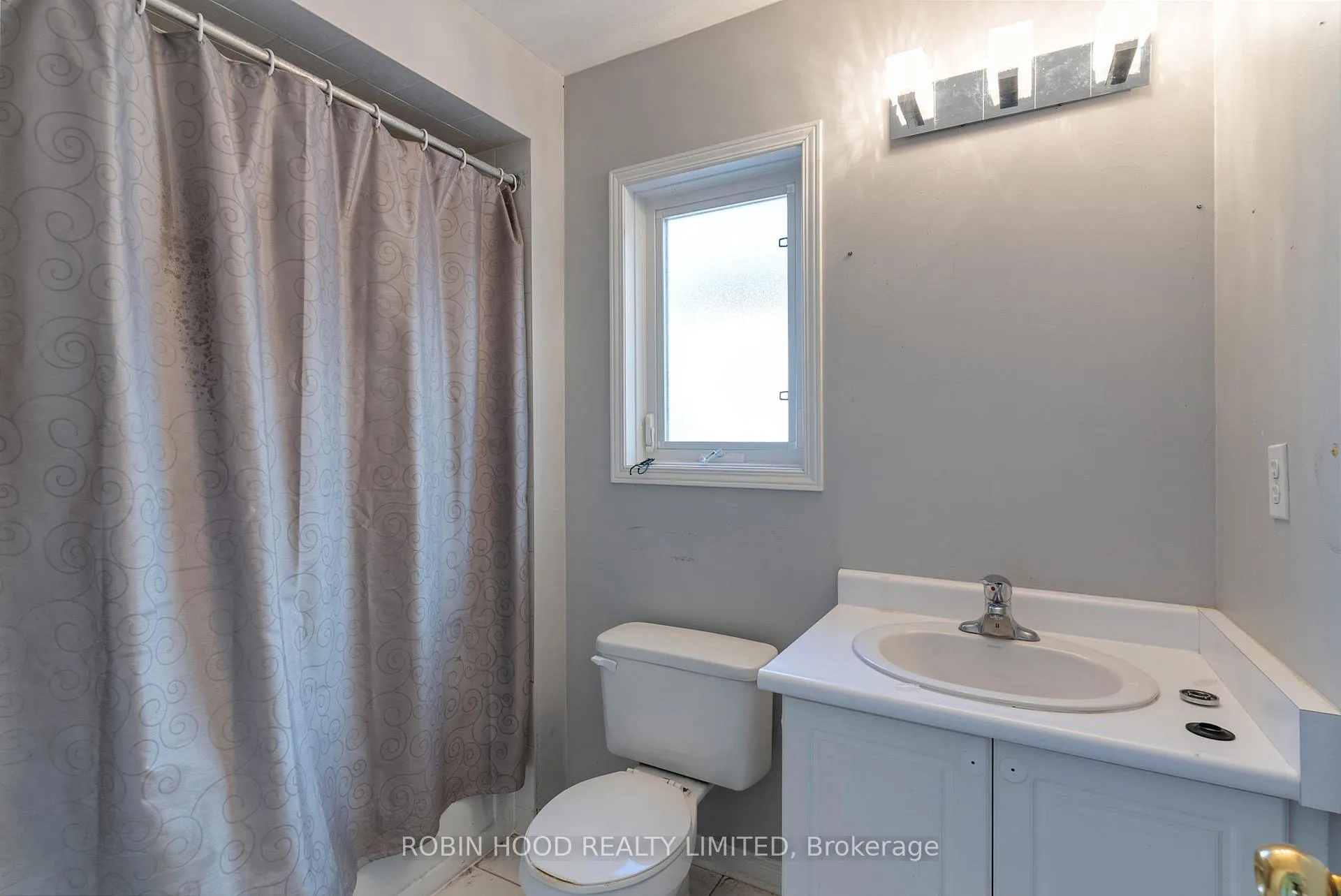 Photo 8 of 6 Meadowlark Drive, Halton Hills, Georgetown — HOMEH