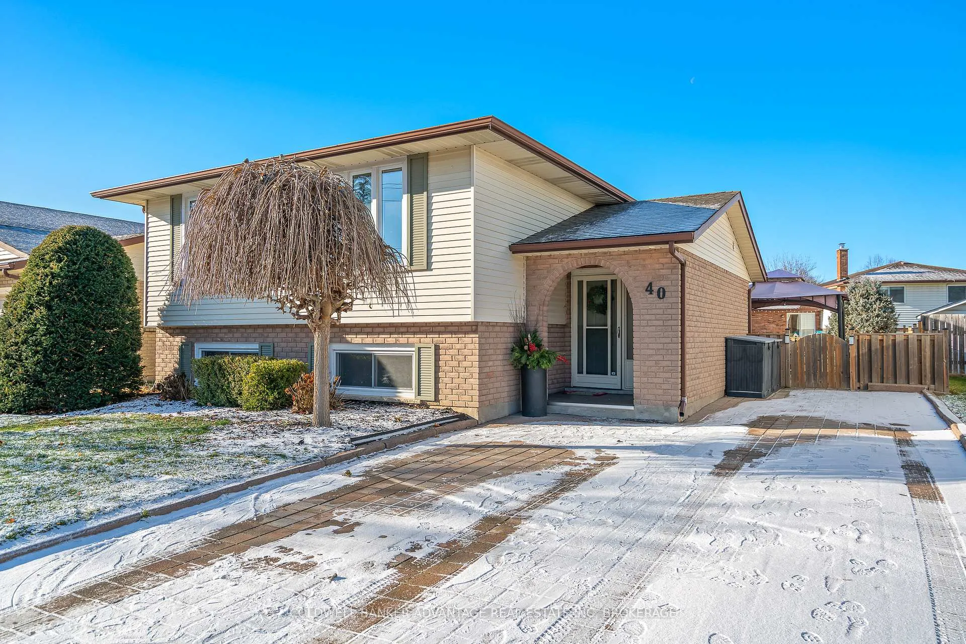 Photo 1 of 40 Crestcombe Road, St. Catharines, Ridley — HOMEH