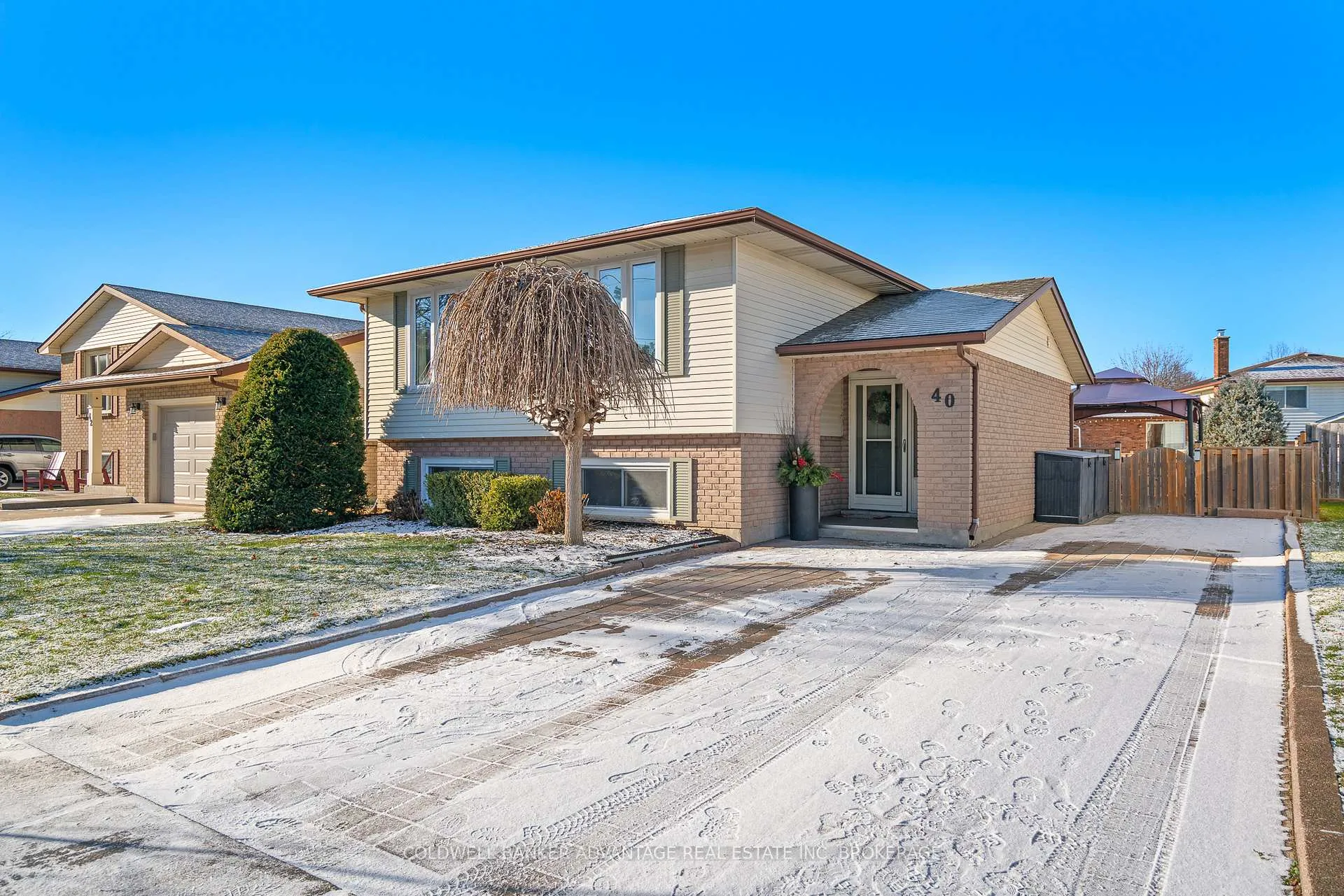 Photo 4 of 40 Crestcombe Road, St. Catharines, Ridley — HOMEH