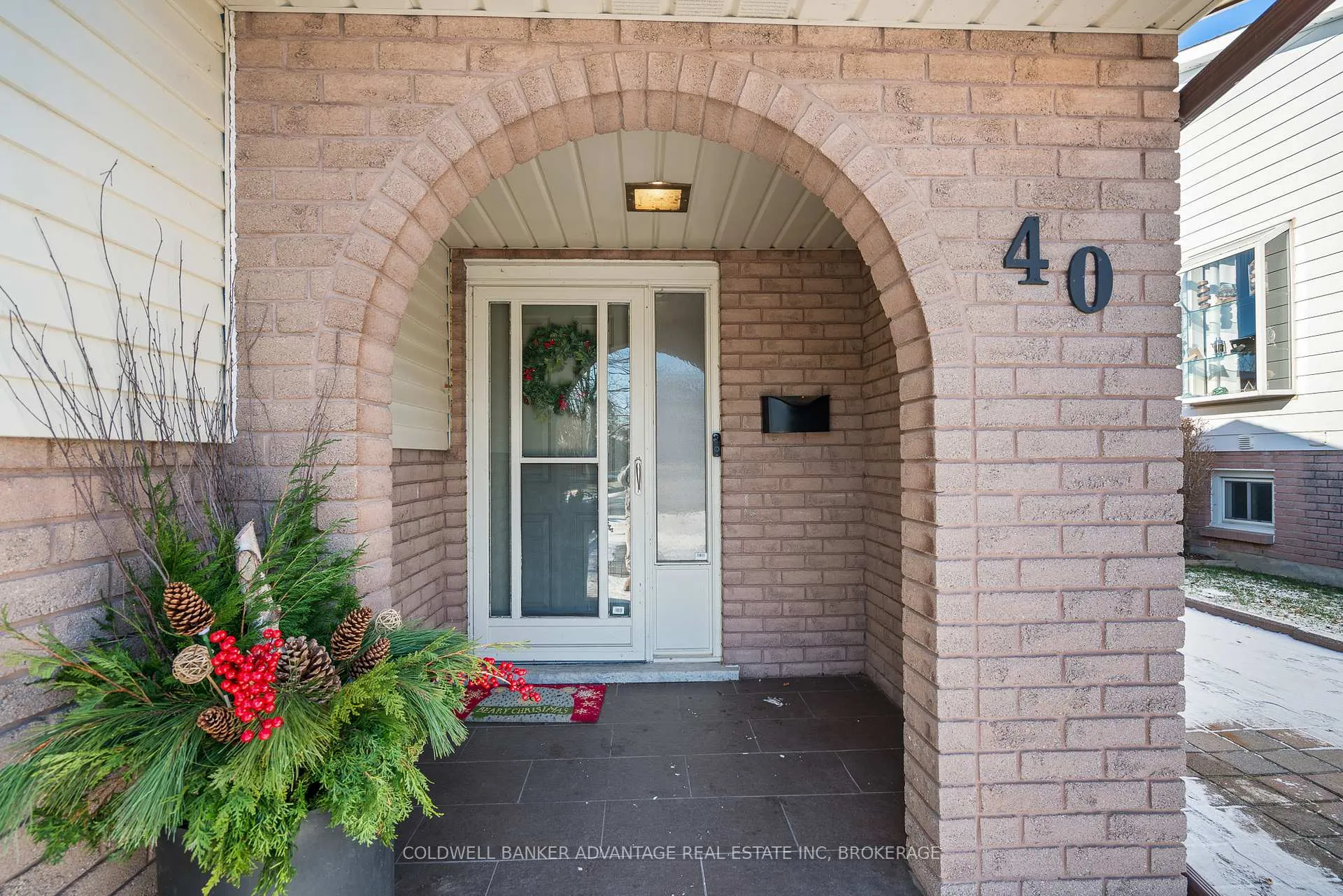Photo 6 of 40 Crestcombe Road, St. Catharines, Ridley — HOMEH