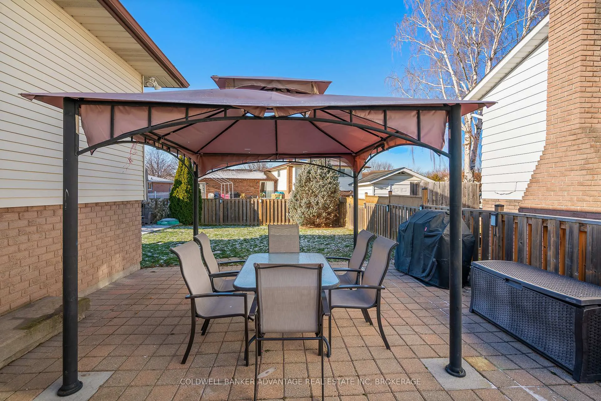 Photo 9 of 40 Crestcombe Road, St. Catharines, Ridley — HOMEH