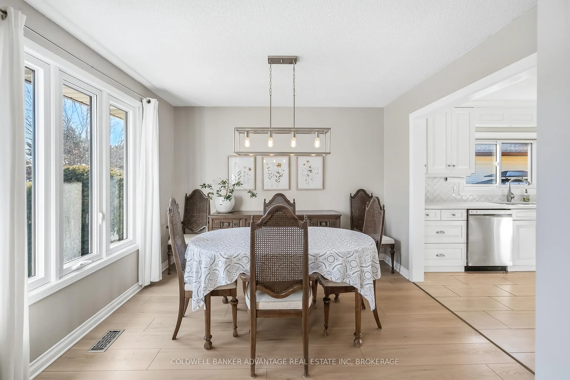 Photo 24 of 40 Crestcombe Road, St. Catharines, Ridley — HOMEH