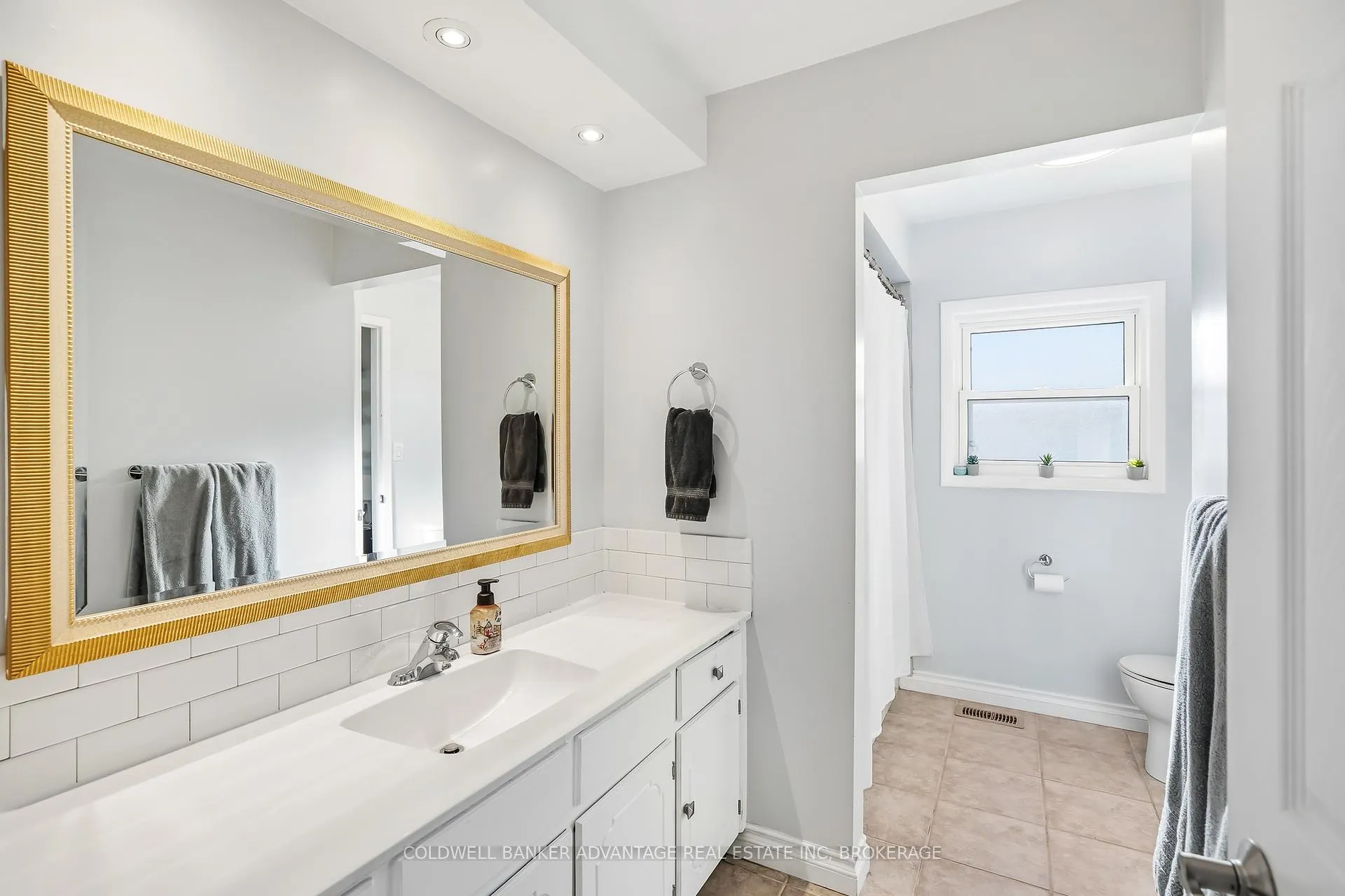 Photo 30 of 40 Crestcombe Road, St. Catharines, Ridley — HOMEH