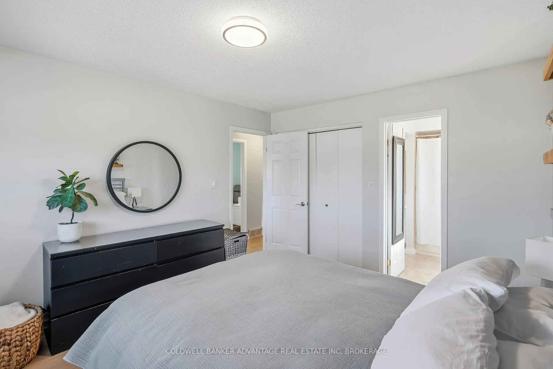 Photo 33 of 40 Crestcombe Road, St. Catharines, Ridley — HOMEH