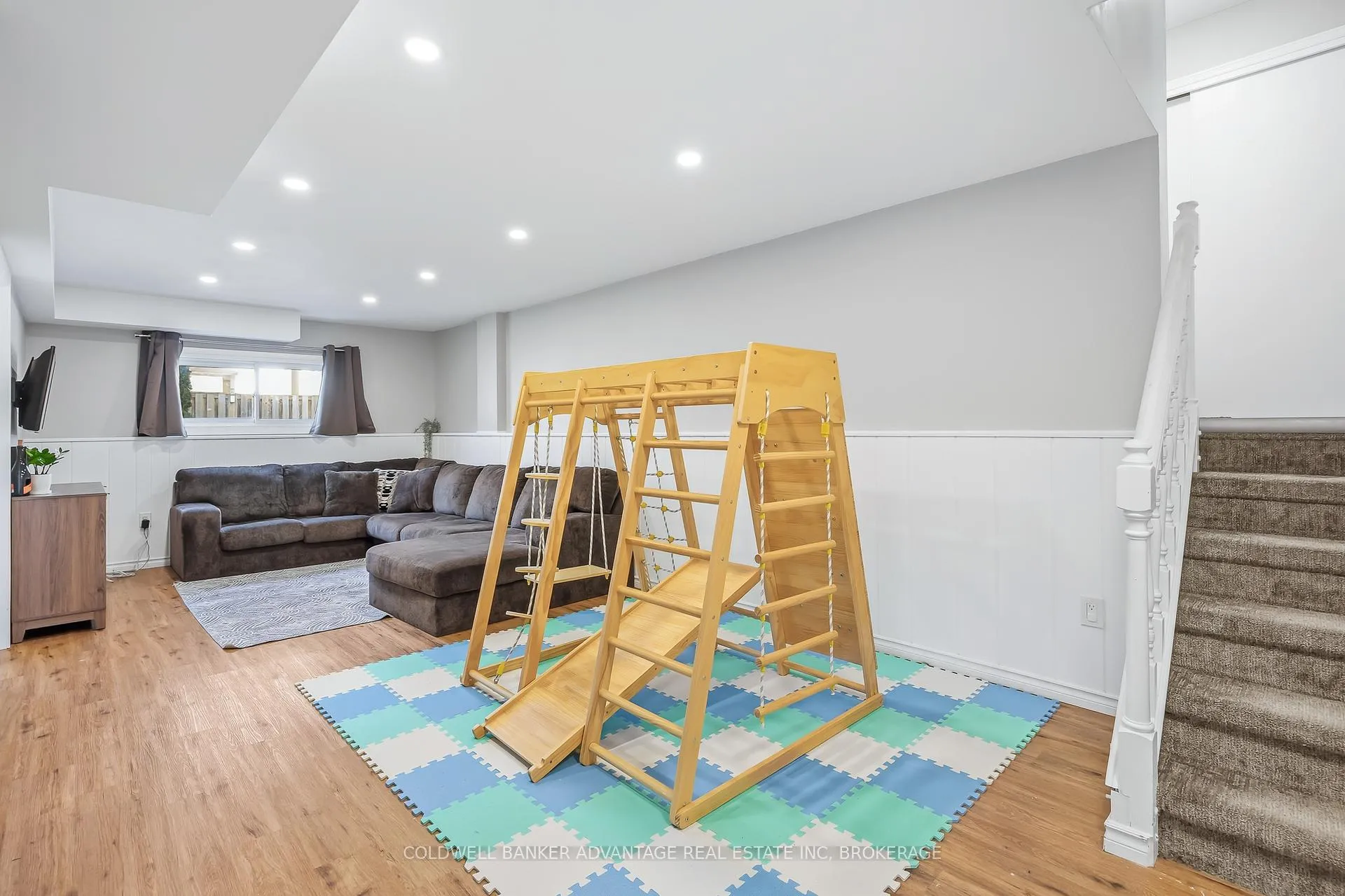 Photo 36 of 40 Crestcombe Road, St. Catharines, Ridley — HOMEH