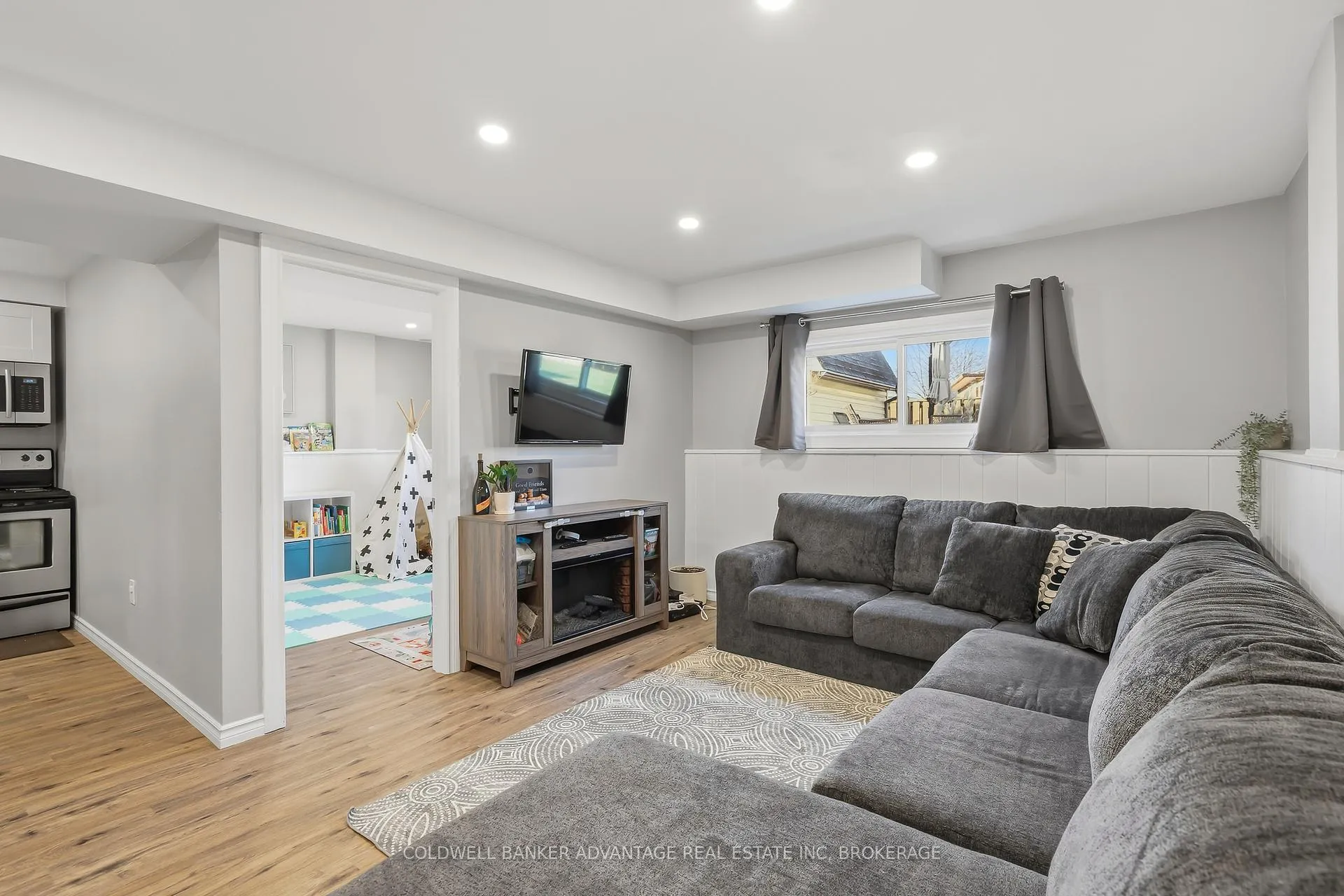 Photo 42 of 40 Crestcombe Road, St. Catharines, Ridley — HOMEH