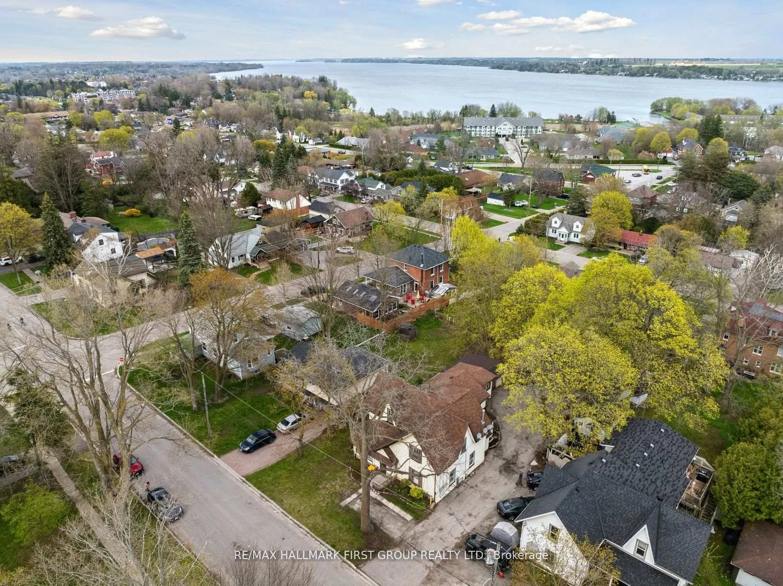 Photo 2 of 219 Cochrane Street, Scugog, Port Perry — HOMEH