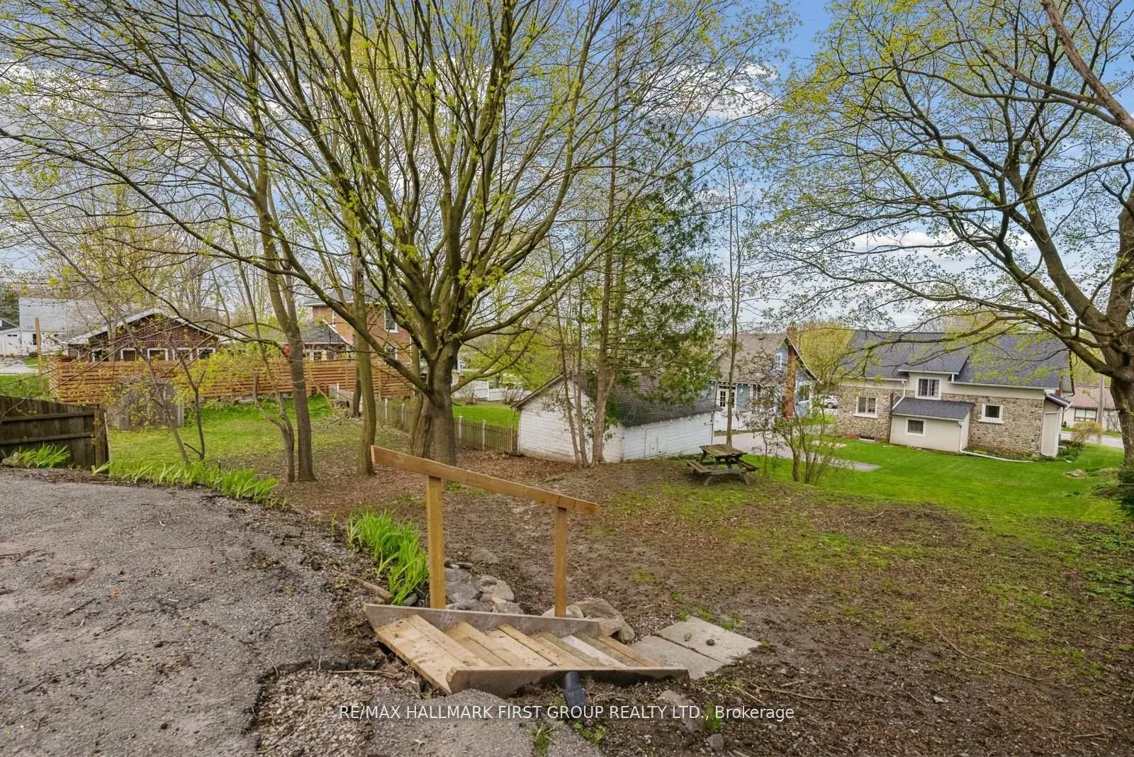 Photo 13 of 219 Cochrane Street, Scugog, Port Perry — HOMEH