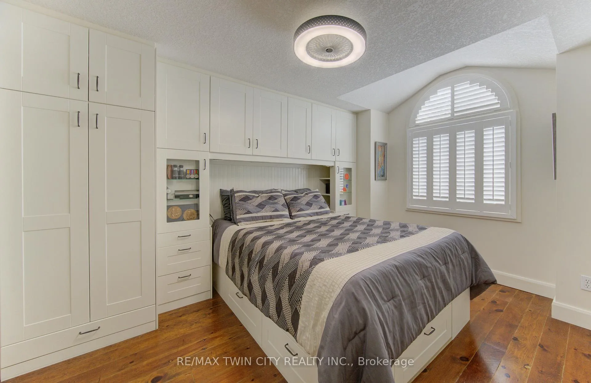 Photo 21 of 235 Bush Clover Crescent, Kitchener — HOMEH