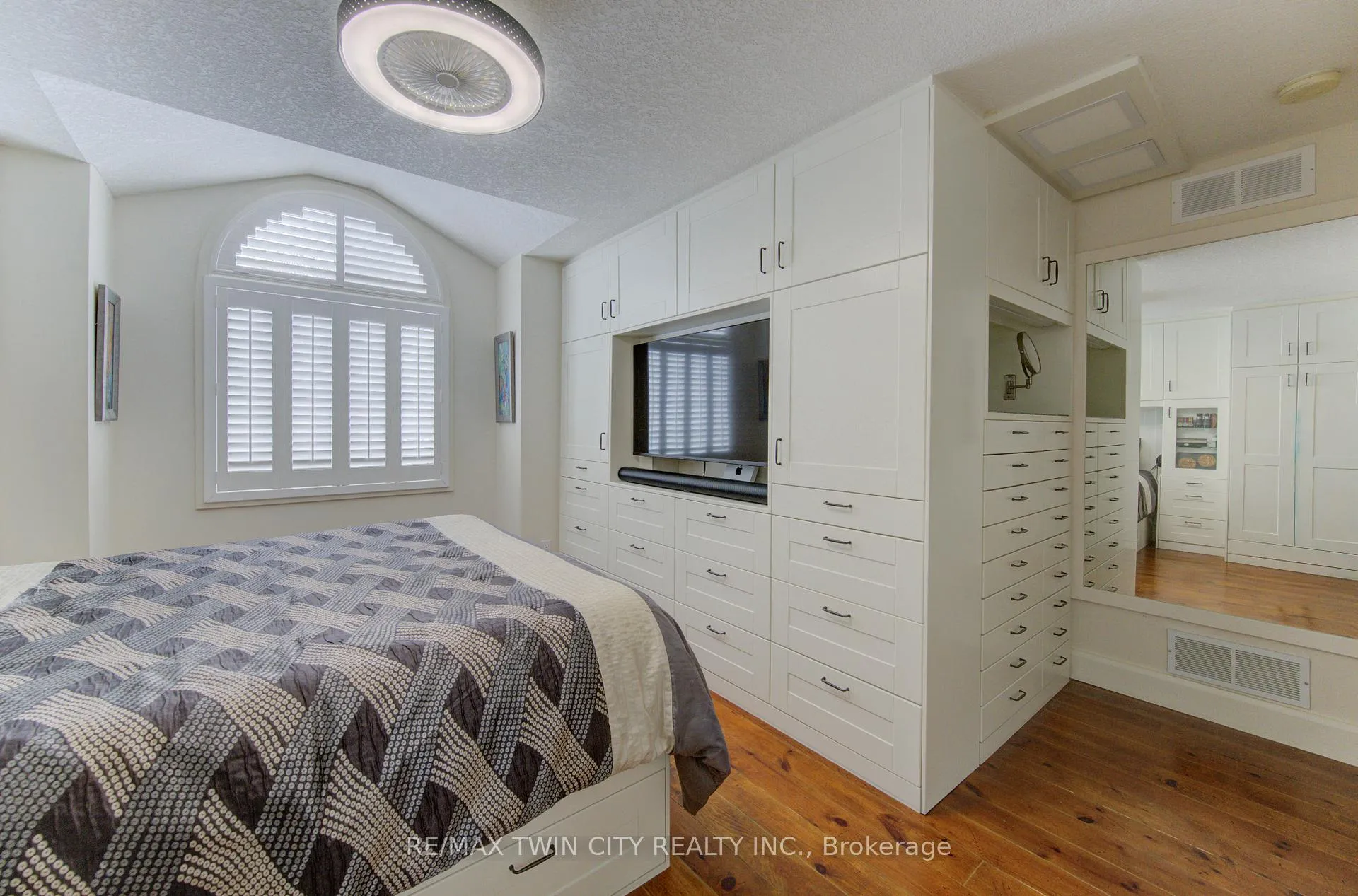 Photo 22 of 235 Bush Clover Crescent, Kitchener — HOMEH