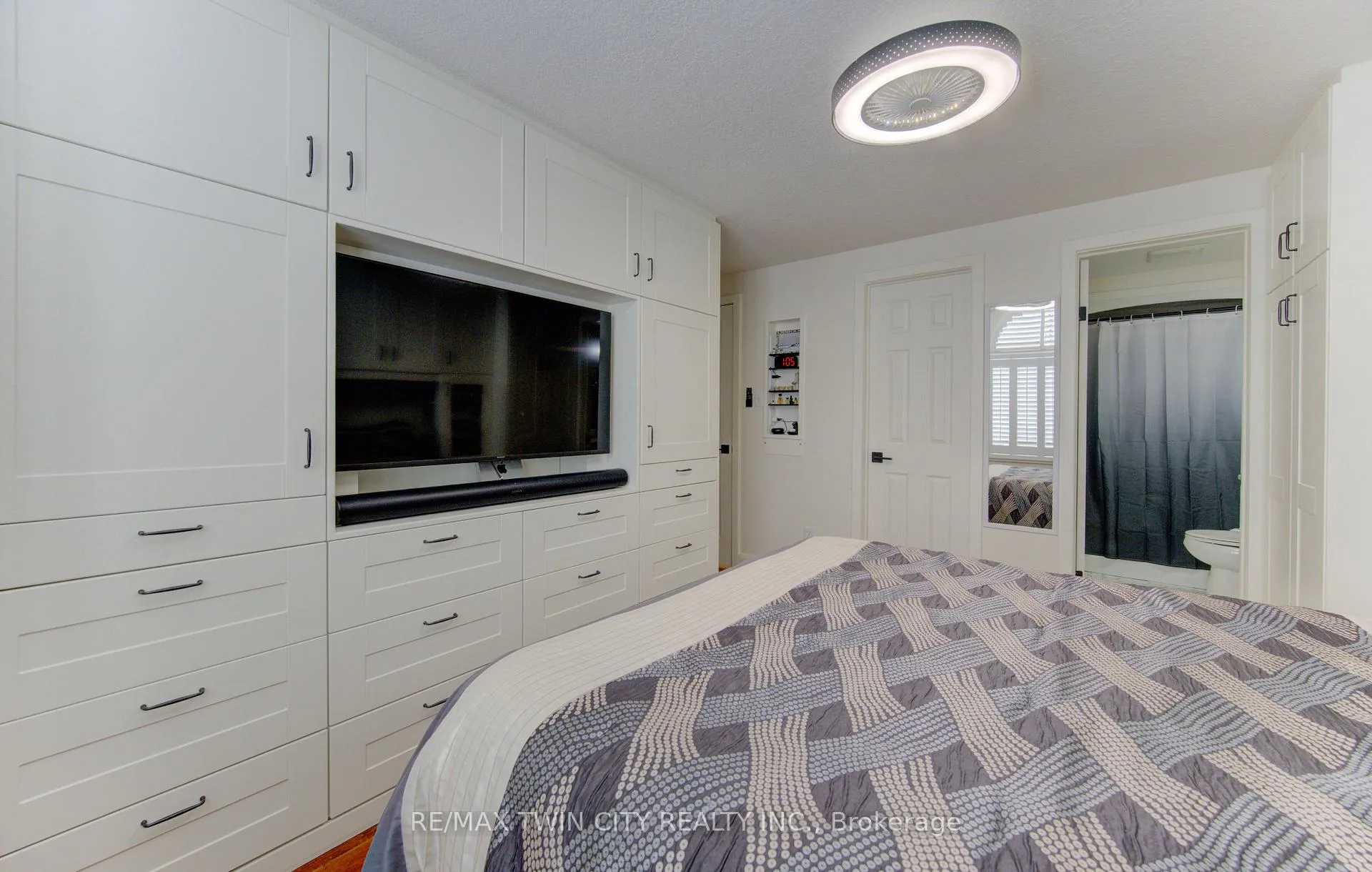 Photo 23 of 235 Bush Clover Crescent, Kitchener — HOMEH