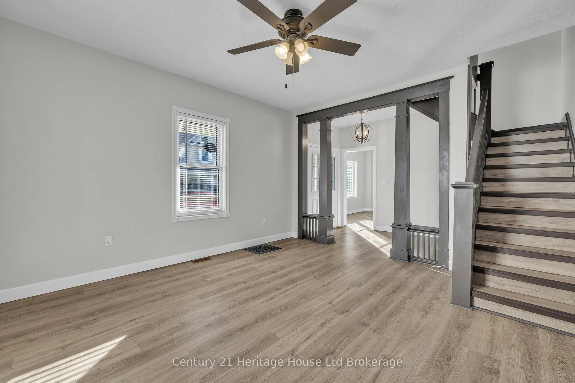 Photo 4 of 89 Scott Street, St. Thomas — HOMEH