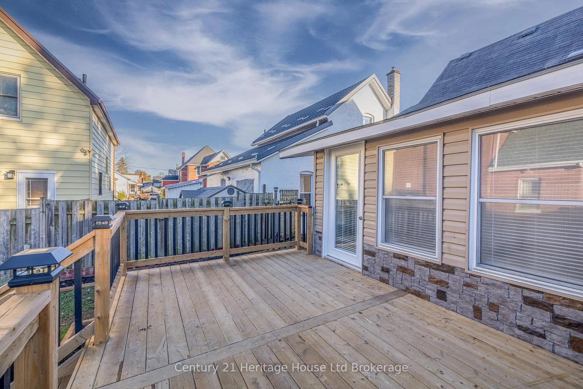Photo 14 of 89 Scott Street, St. Thomas — HOMEH