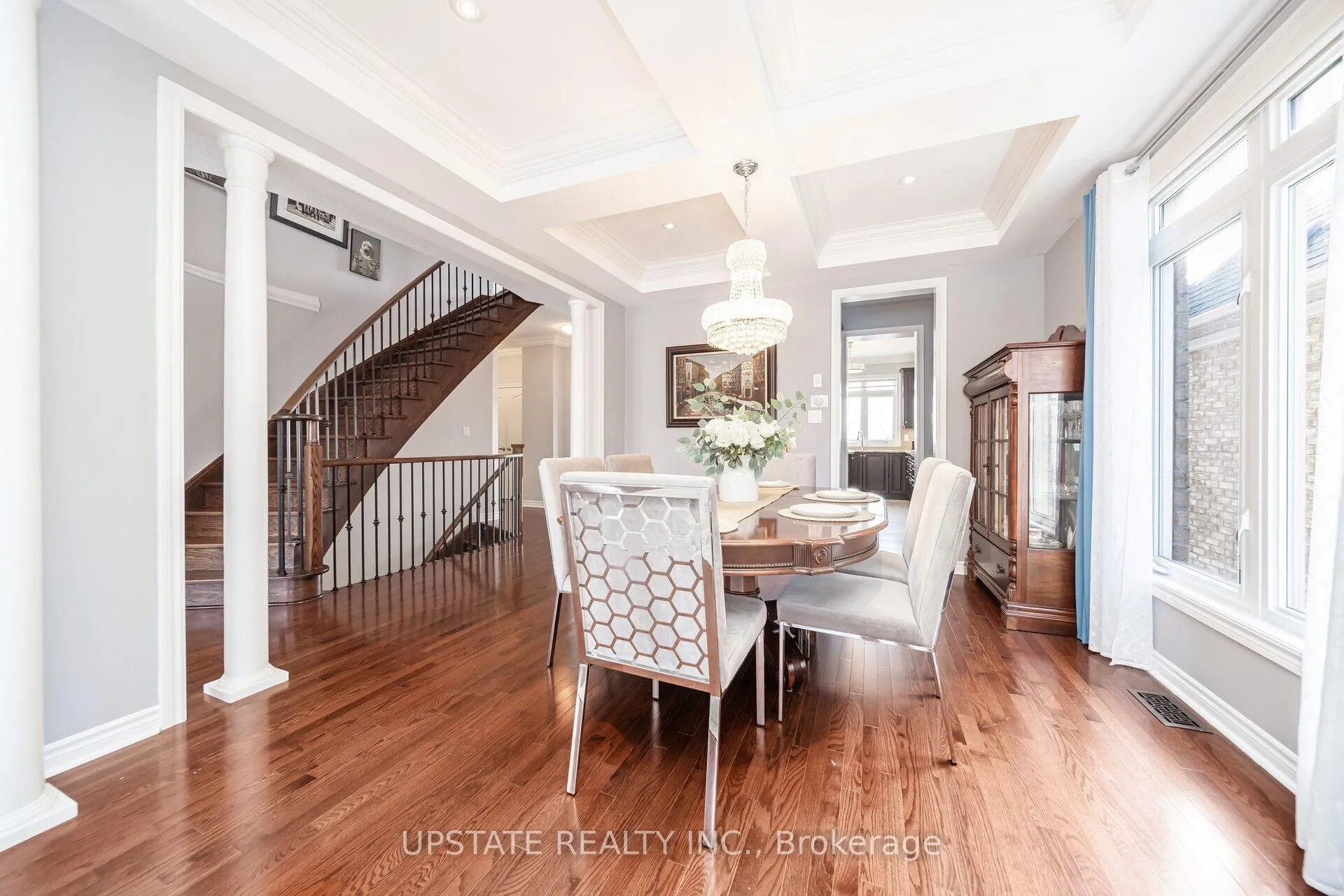 Photo 8 of 10 Agincourt Circle, Brampton, Credit Valley — HOMEH