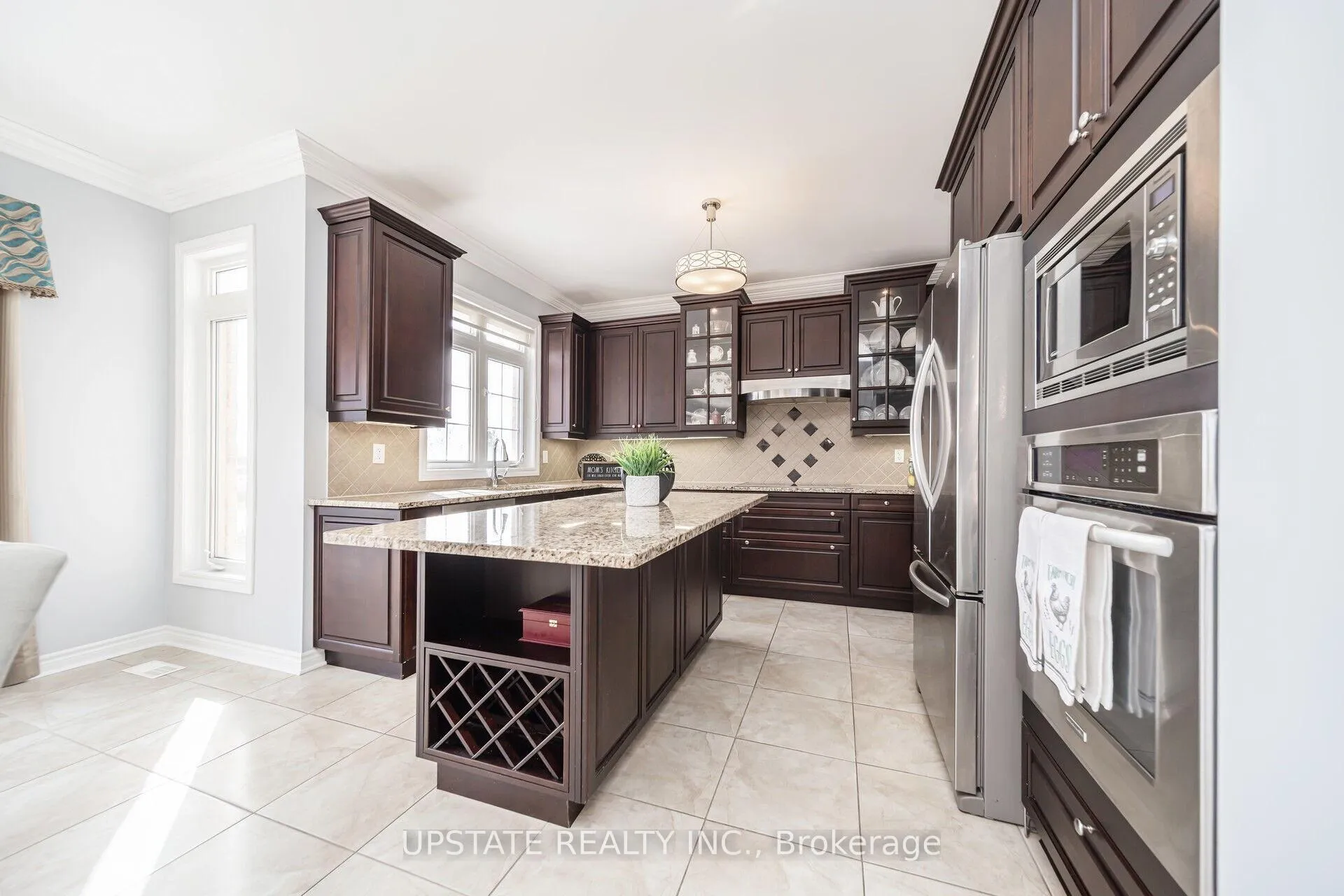 Photo 15 of 10 Agincourt Circle, Brampton, Credit Valley — HOMEH