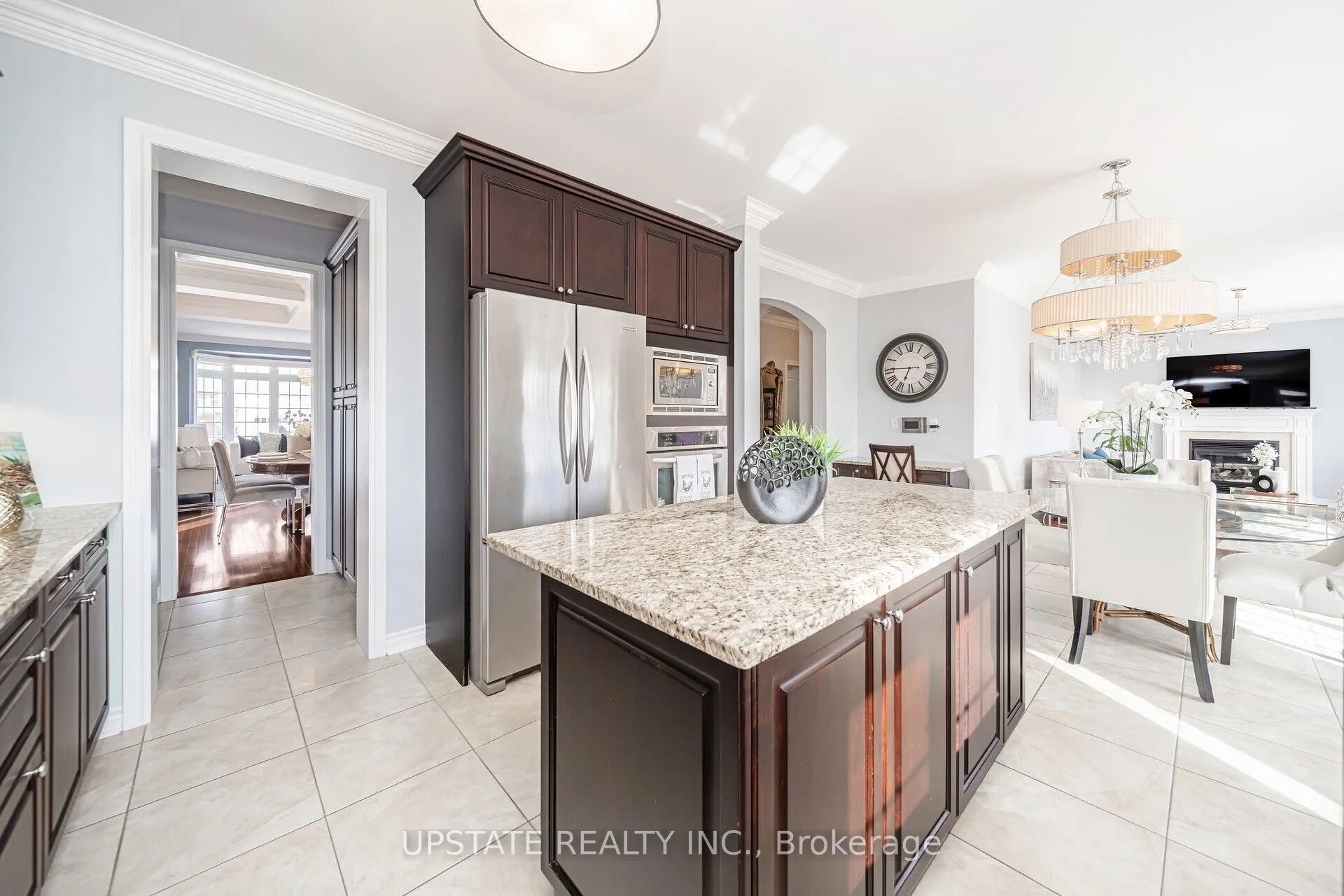 Photo 17 of 10 Agincourt Circle, Brampton, Credit Valley — HOMEH