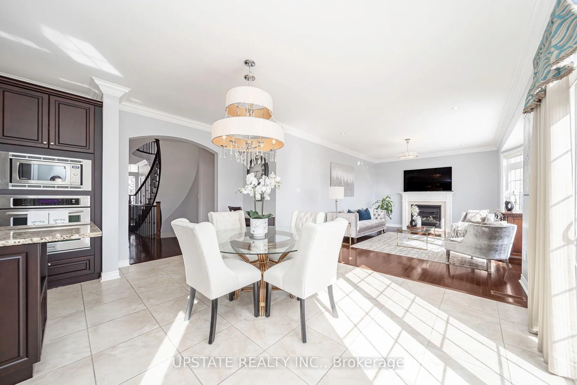 Photo 18 of 10 Agincourt Circle, Brampton, Credit Valley — HOMEH