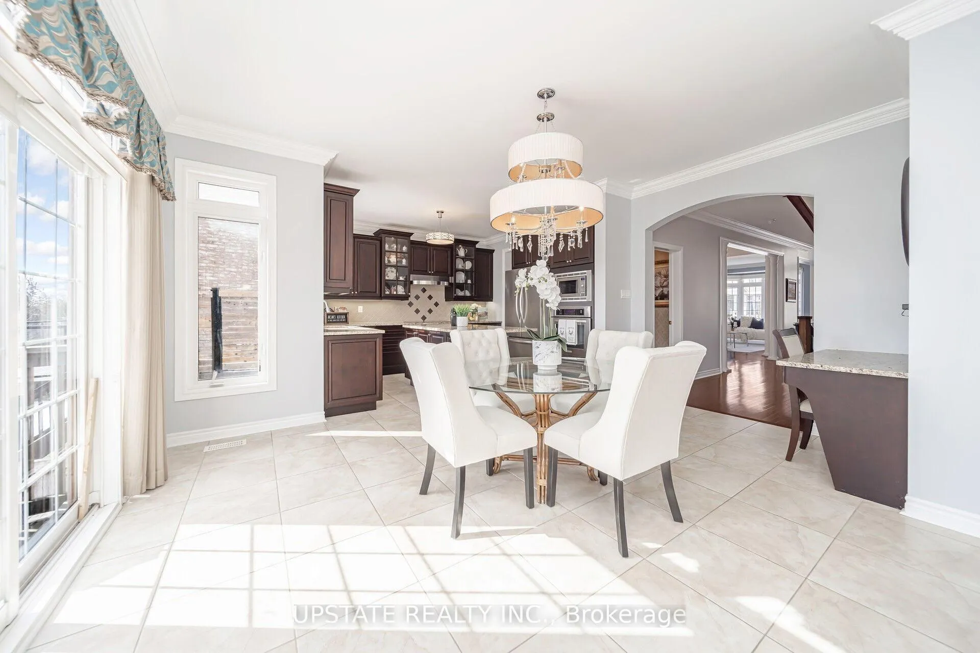 Photo 19 of 10 Agincourt Circle, Brampton, Credit Valley — HOMEH
