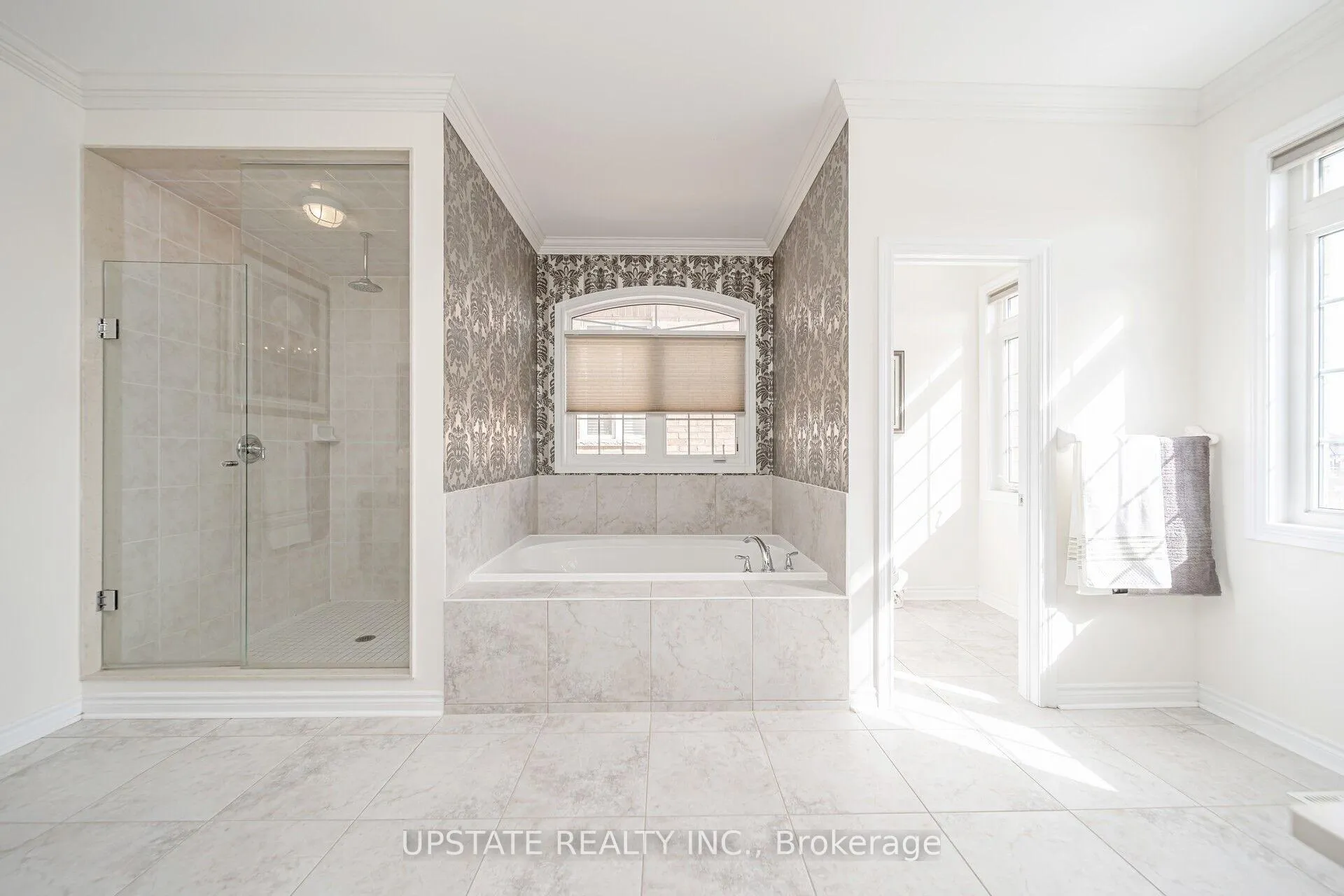 Photo 25 of 10 Agincourt Circle, Brampton, Credit Valley — HOMEH