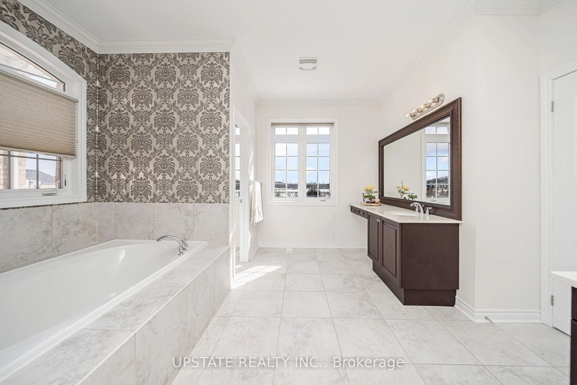 Photo 26 of 10 Agincourt Circle, Brampton, Credit Valley — HOMEH