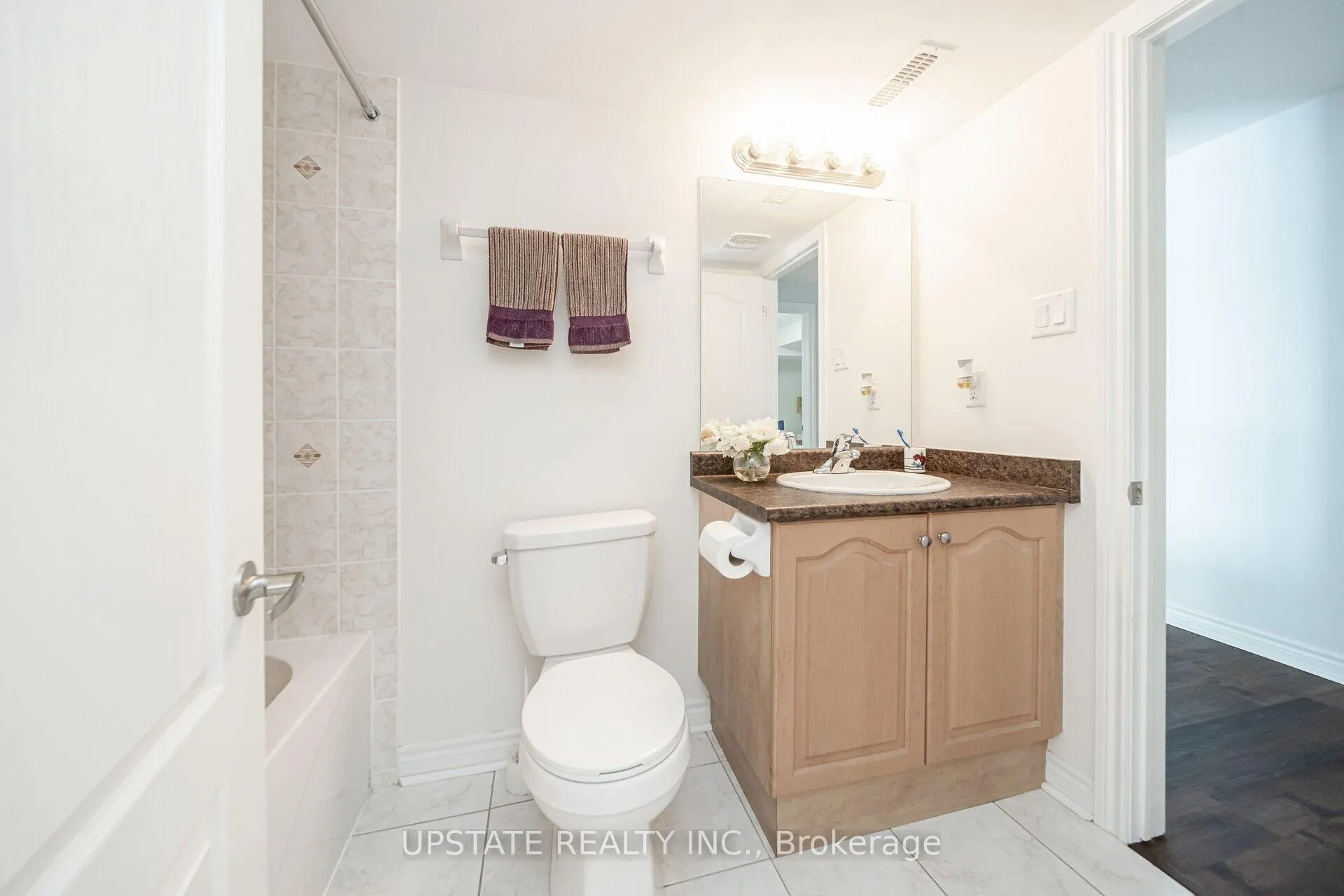 Photo 42 of 10 Agincourt Circle, Brampton, Credit Valley — HOMEH