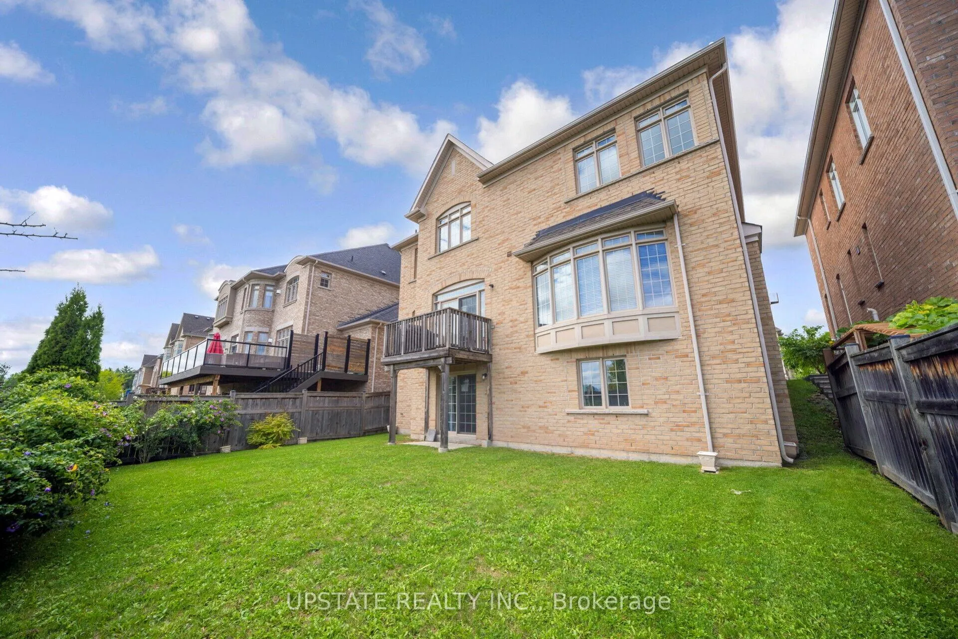 Photo 43 of 10 Agincourt Circle, Brampton, Credit Valley — HOMEH