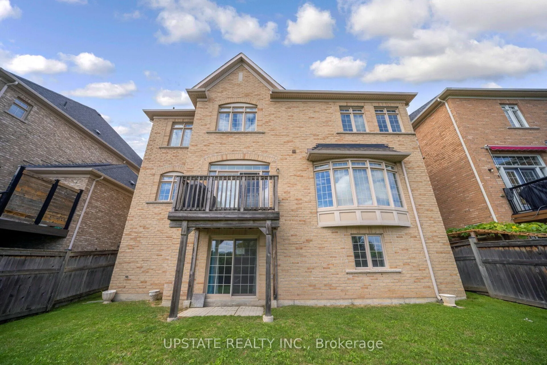 Photo 44 of 10 Agincourt Circle, Brampton, Credit Valley — HOMEH