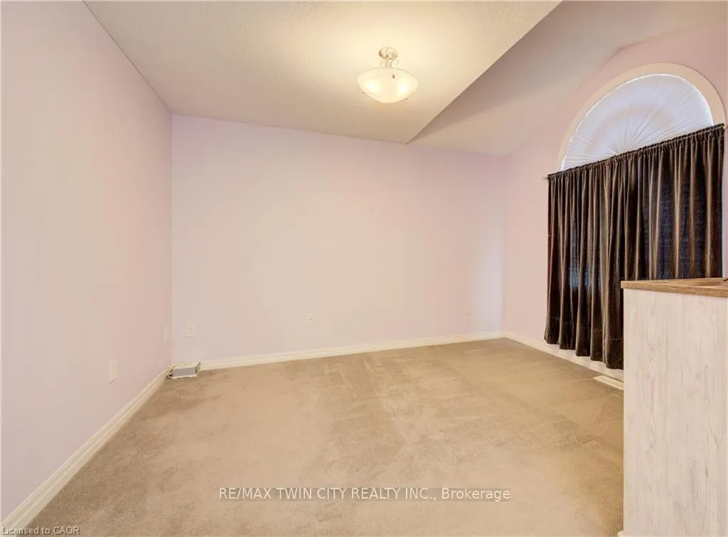 Photo 19 of 524 Windflower Crescent, Kitchener — HOMEH