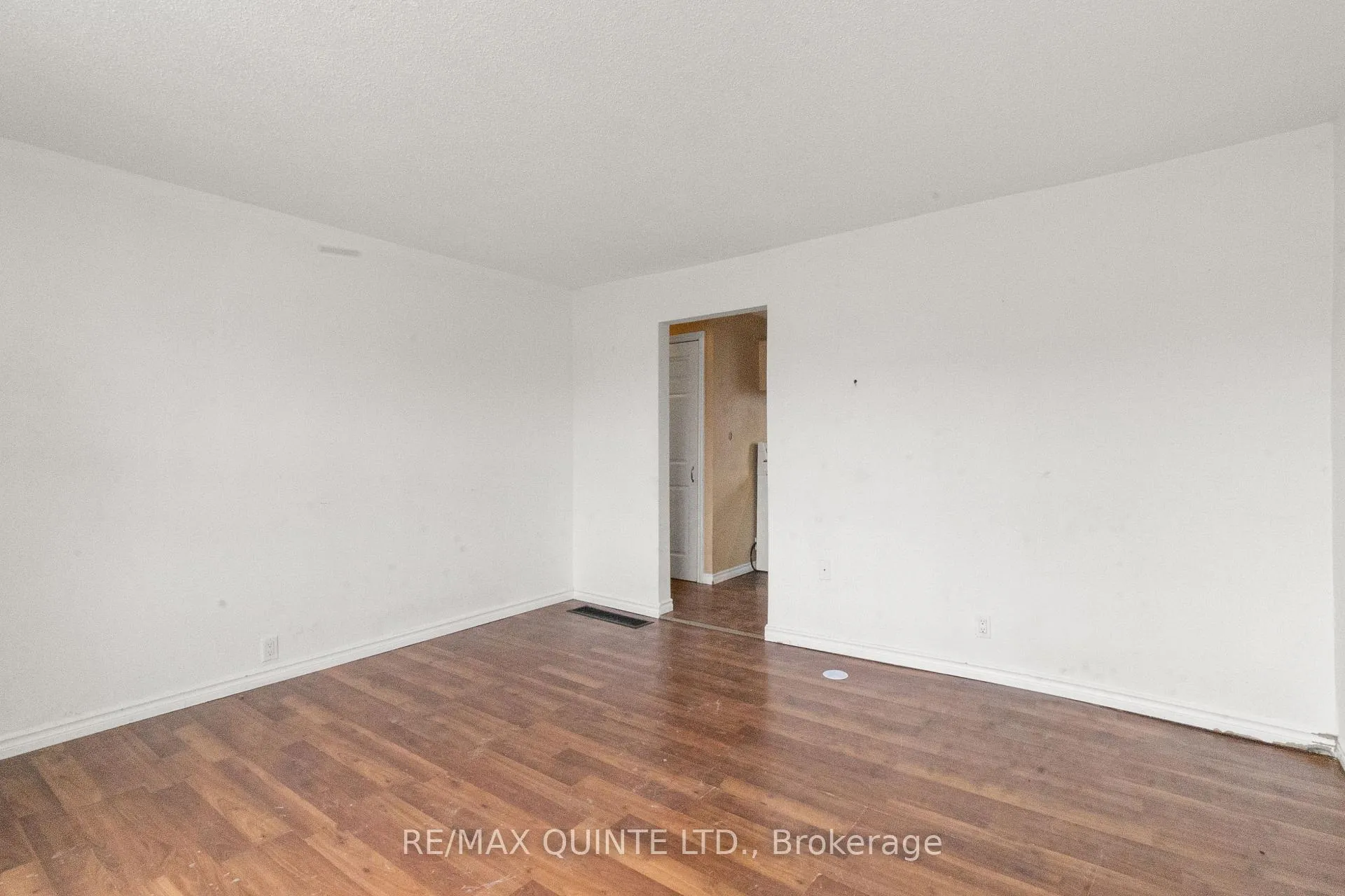 Photo 8 of 325 Sidney Street, Belleville, Belleville Ward — HOMEH