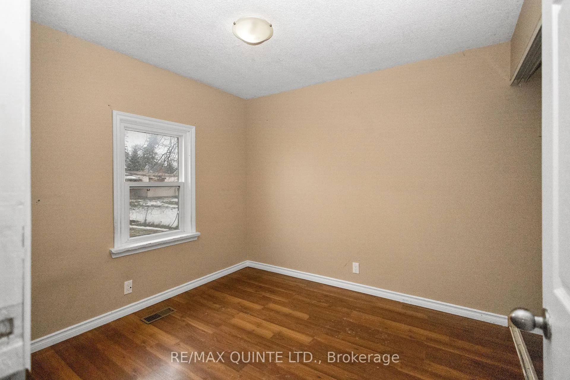 Photo 14 of 325 Sidney Street, Belleville, Belleville Ward — HOMEH