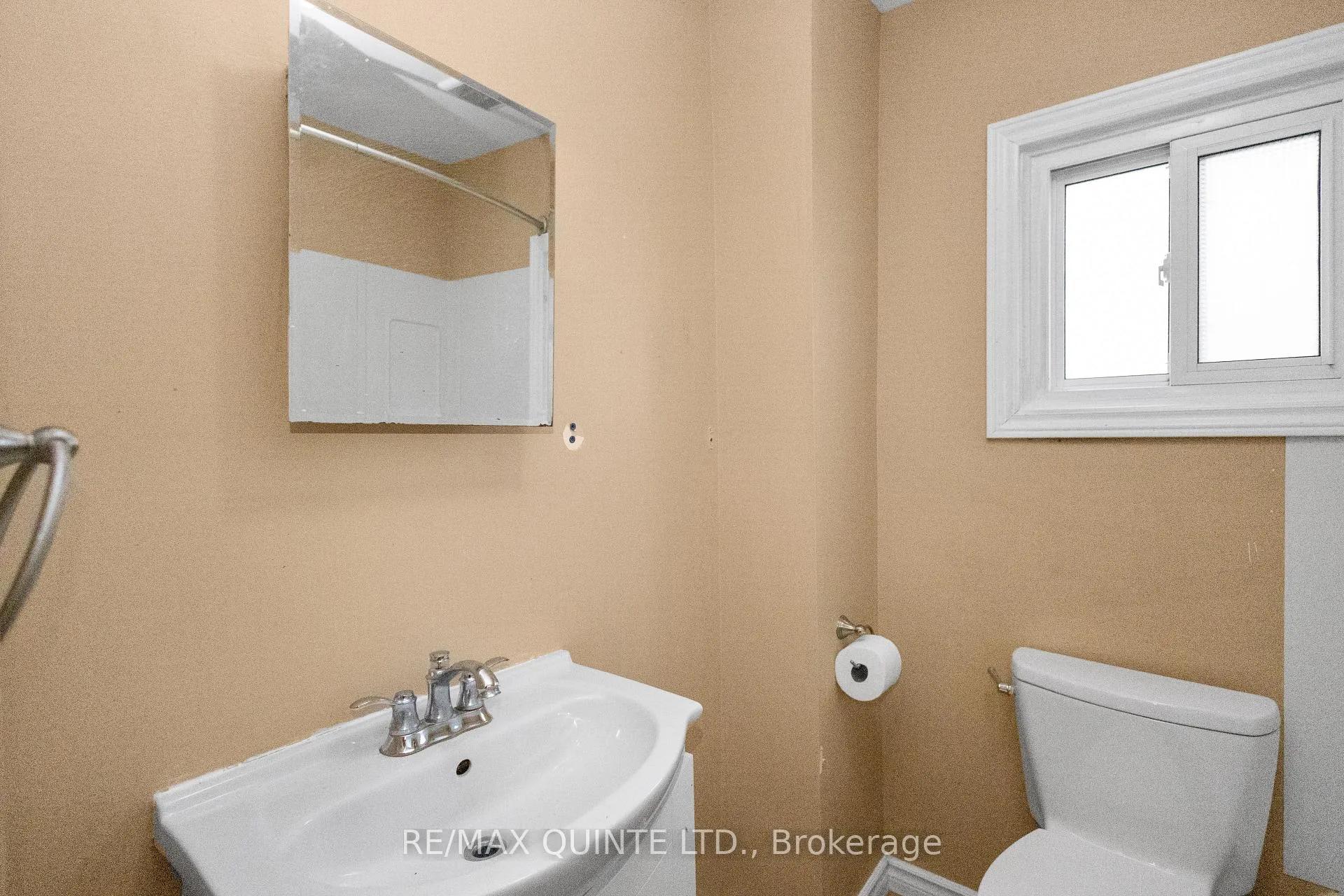 Photo 16 of 325 Sidney Street, Belleville, Belleville Ward — HOMEH