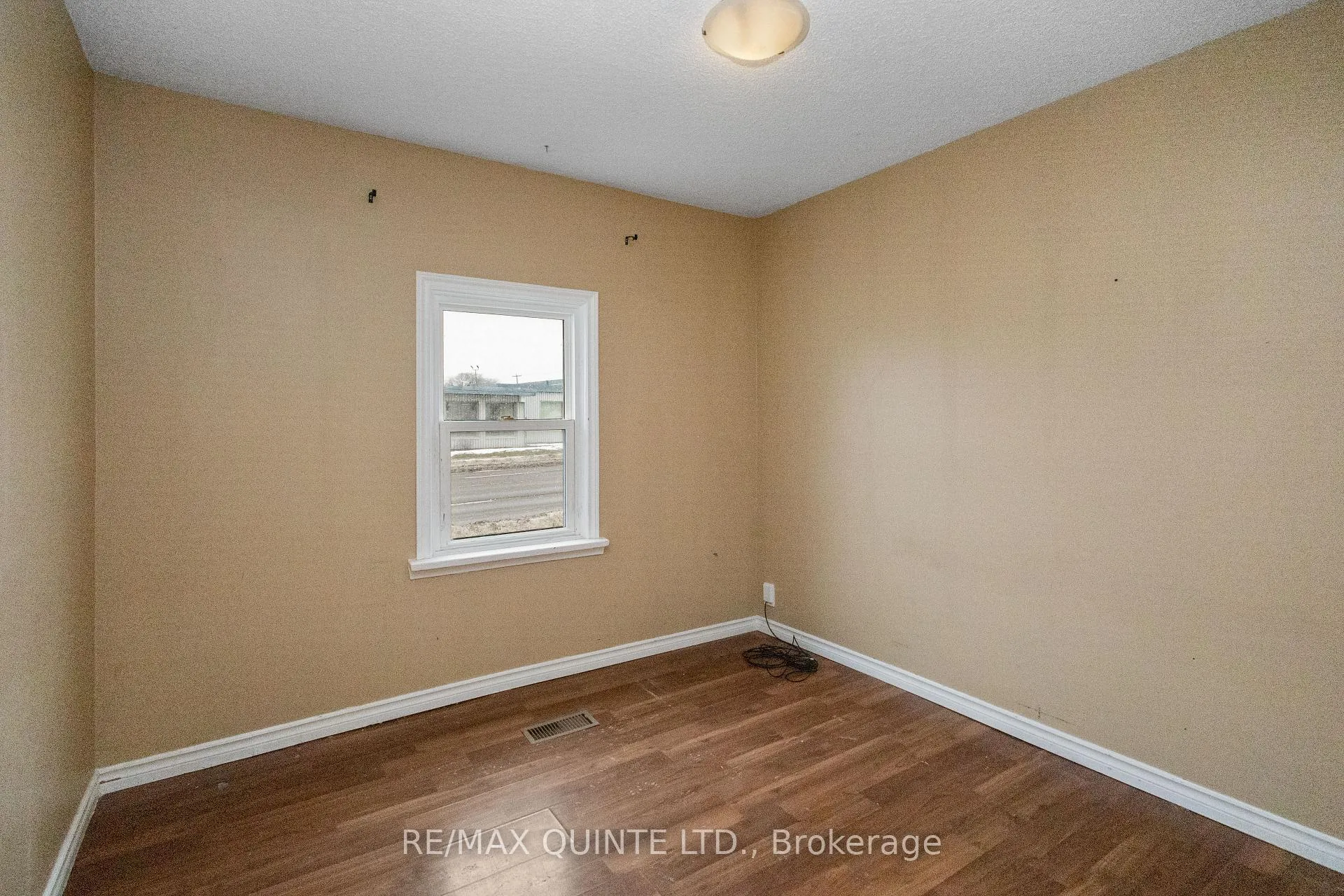 Photo 17 of 325 Sidney Street, Belleville, Belleville Ward — HOMEH