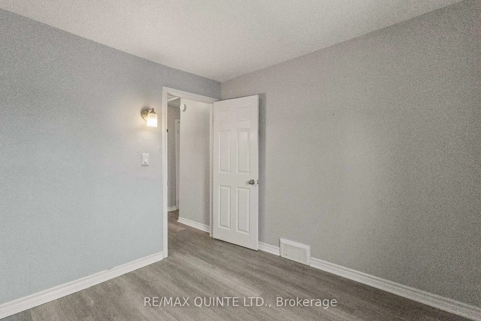 Photo 31 of 325 Sidney Street, Belleville, Belleville Ward — HOMEH