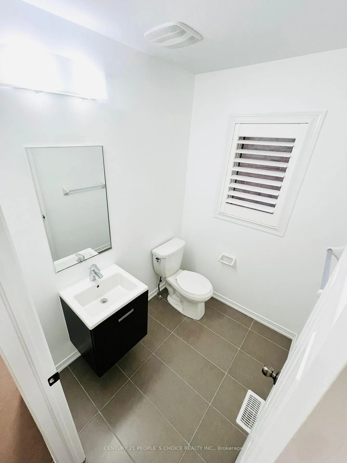 Photo 6 of 7692 Sycamore Drive, Niagara Falls, Brown — HOMEH