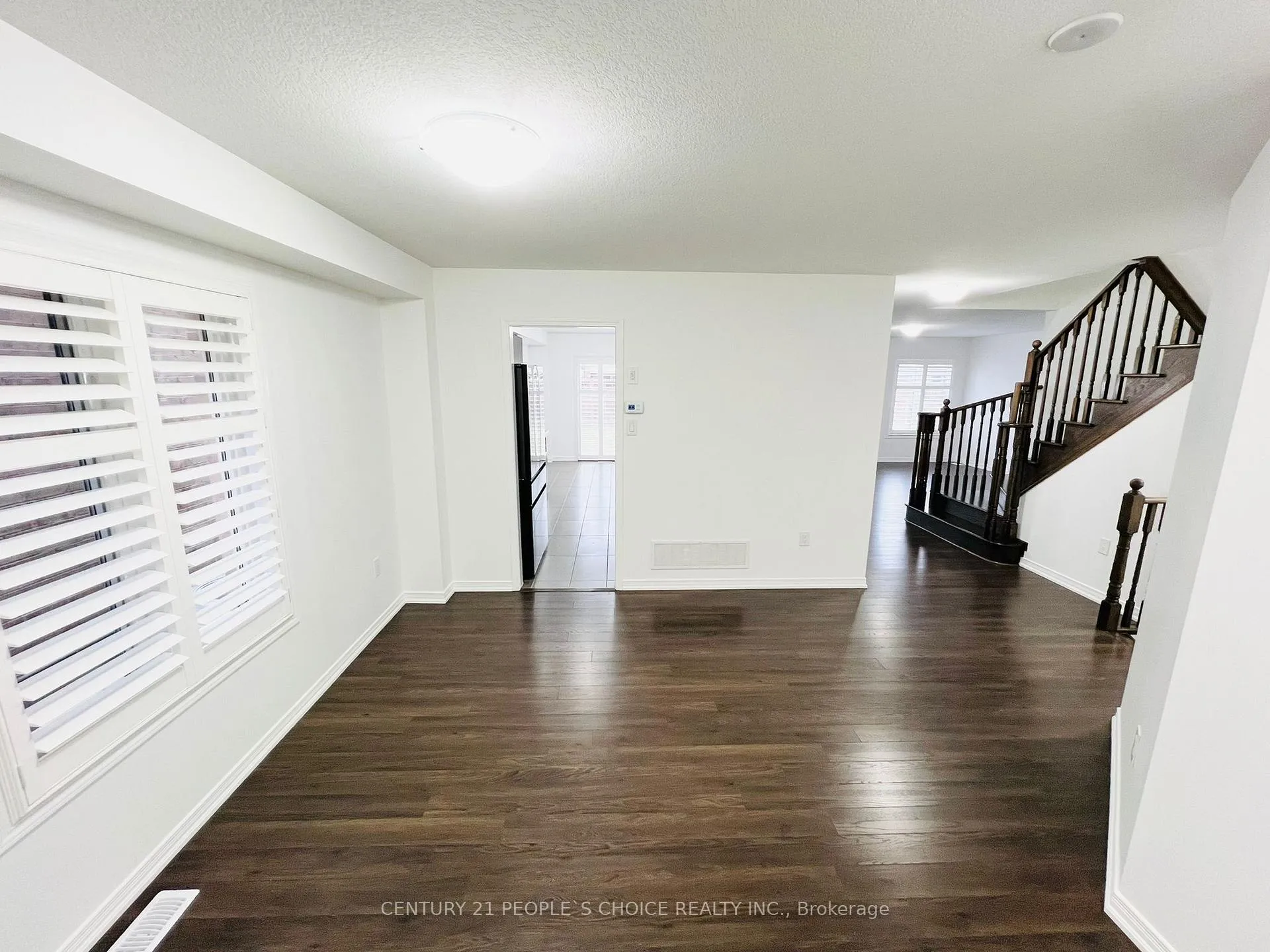 Photo 10 of 7692 Sycamore Drive, Niagara Falls, Brown — HOMEH