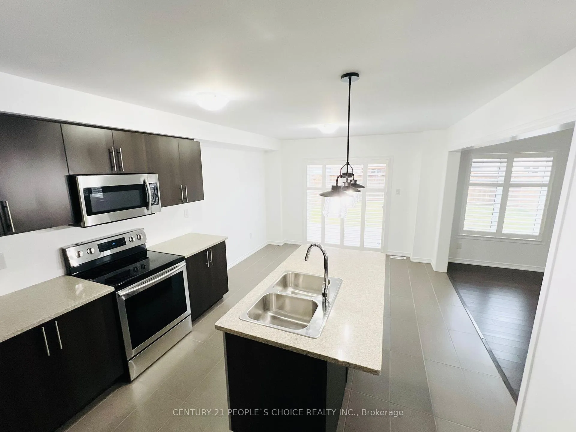 Photo 14 of 7692 Sycamore Drive, Niagara Falls, Brown — HOMEH