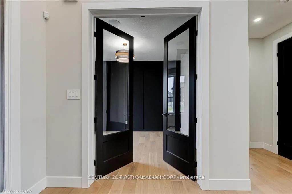 Photo 7 of 129 Aspen Circle, Thames Centre, Thorndale — HOMEH