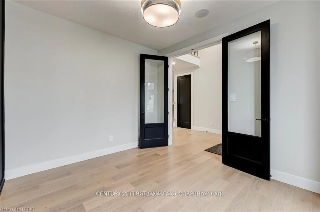 Photo 9 of 129 Aspen Circle, Thames Centre, Thorndale — HOMEH