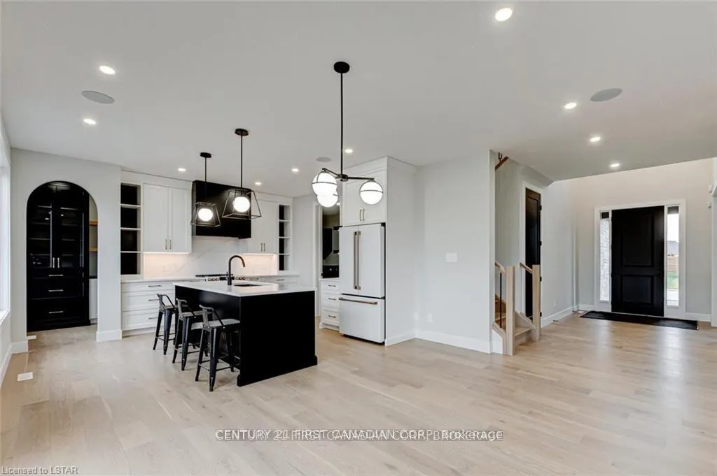 Photo 13 of 129 Aspen Circle, Thames Centre, Thorndale — HOMEH