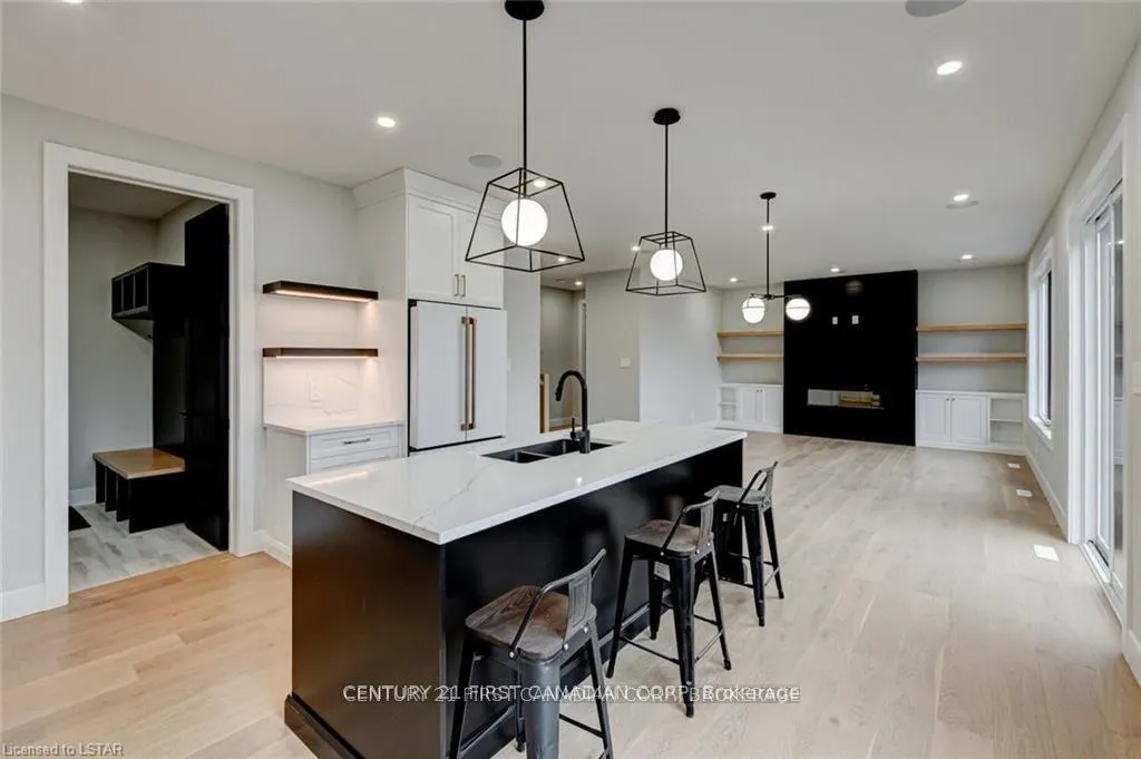 Photo 16 of 129 Aspen Circle, Thames Centre, Thorndale — HOMEH