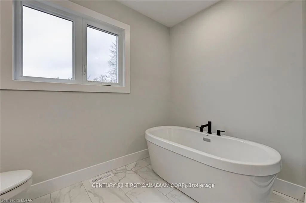 Photo 40 of 129 Aspen Circle, Thames Centre, Thorndale — HOMEH
