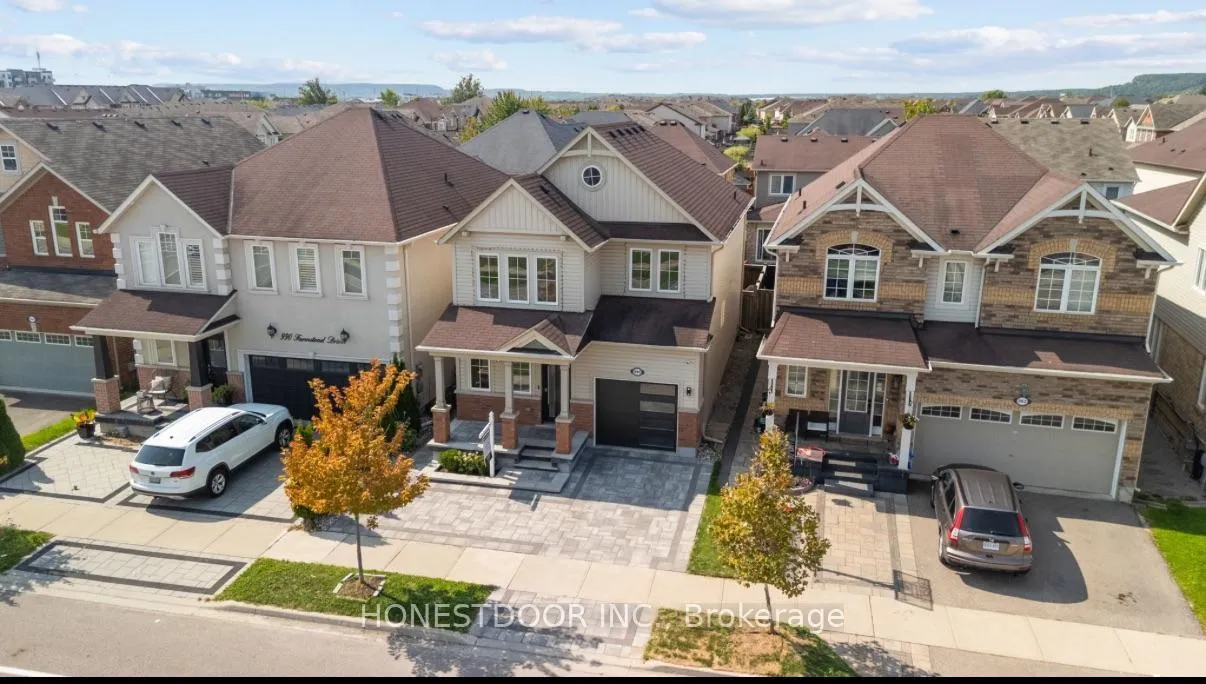 Photo 2 of 986 Farmstead Drive, Milton, Willmott — HOMEH