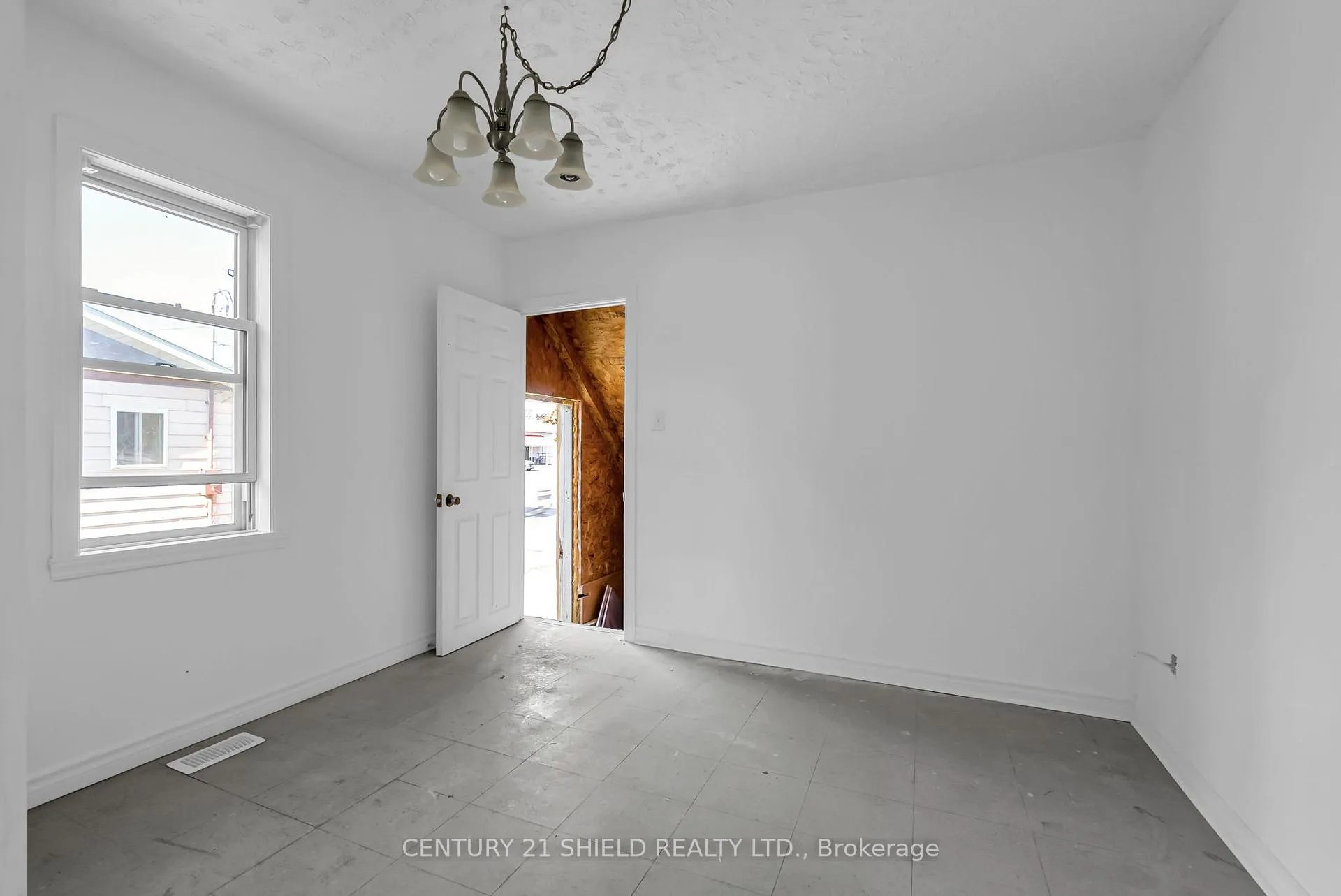 Photo 17 of 1606 Pitt Street, Cornwall — HOMEH